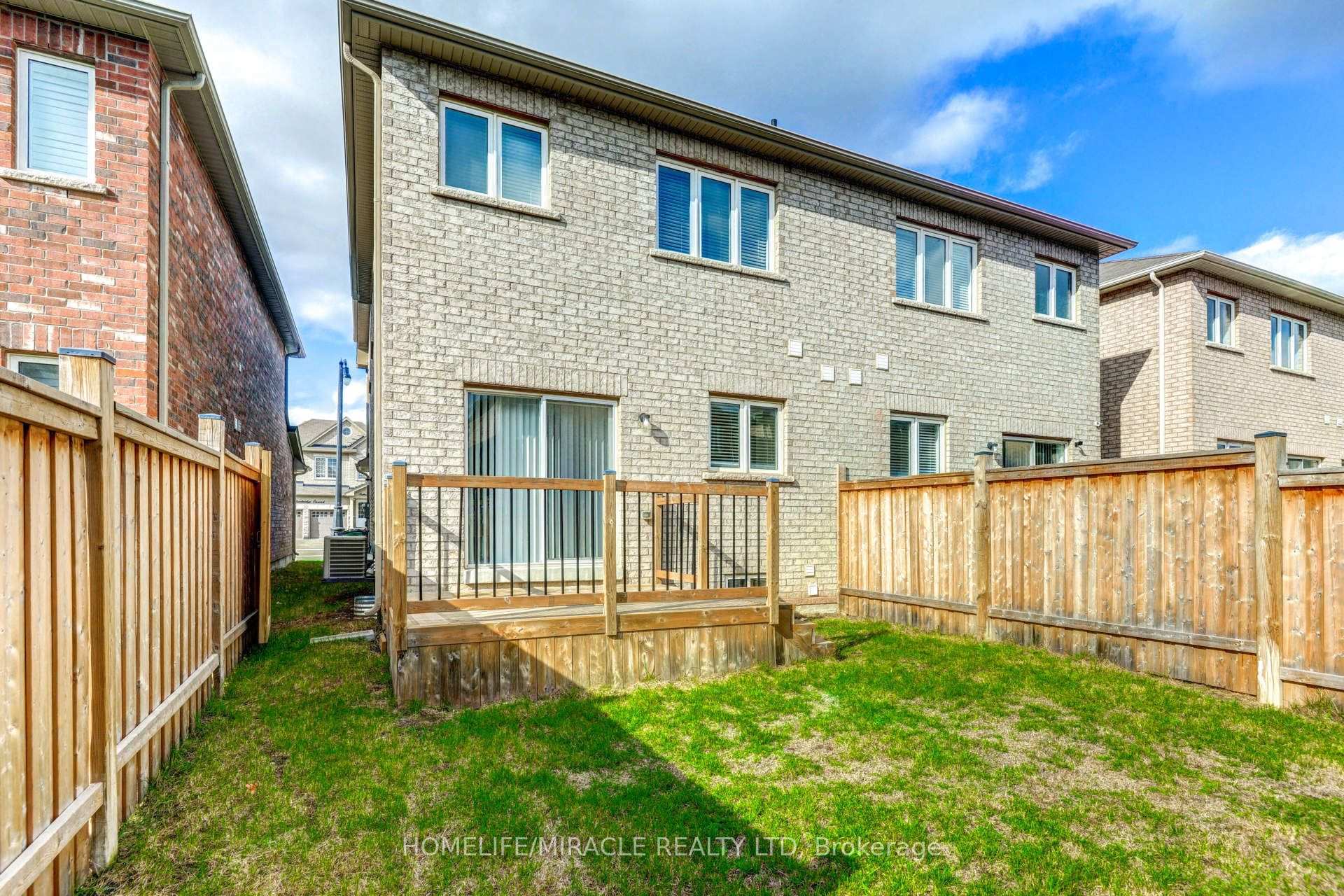 Photo 49 of 15 Banbridge Crescent, Brampton, Credit Valley — HOMEH