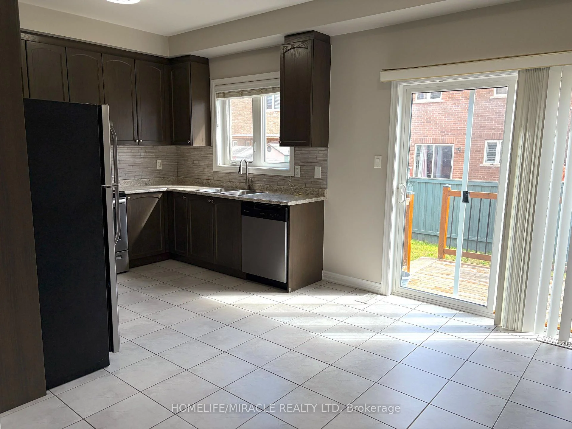 Photo 11 of 15 Banbridge Crescent, Brampton, Credit Valley — HOMEH