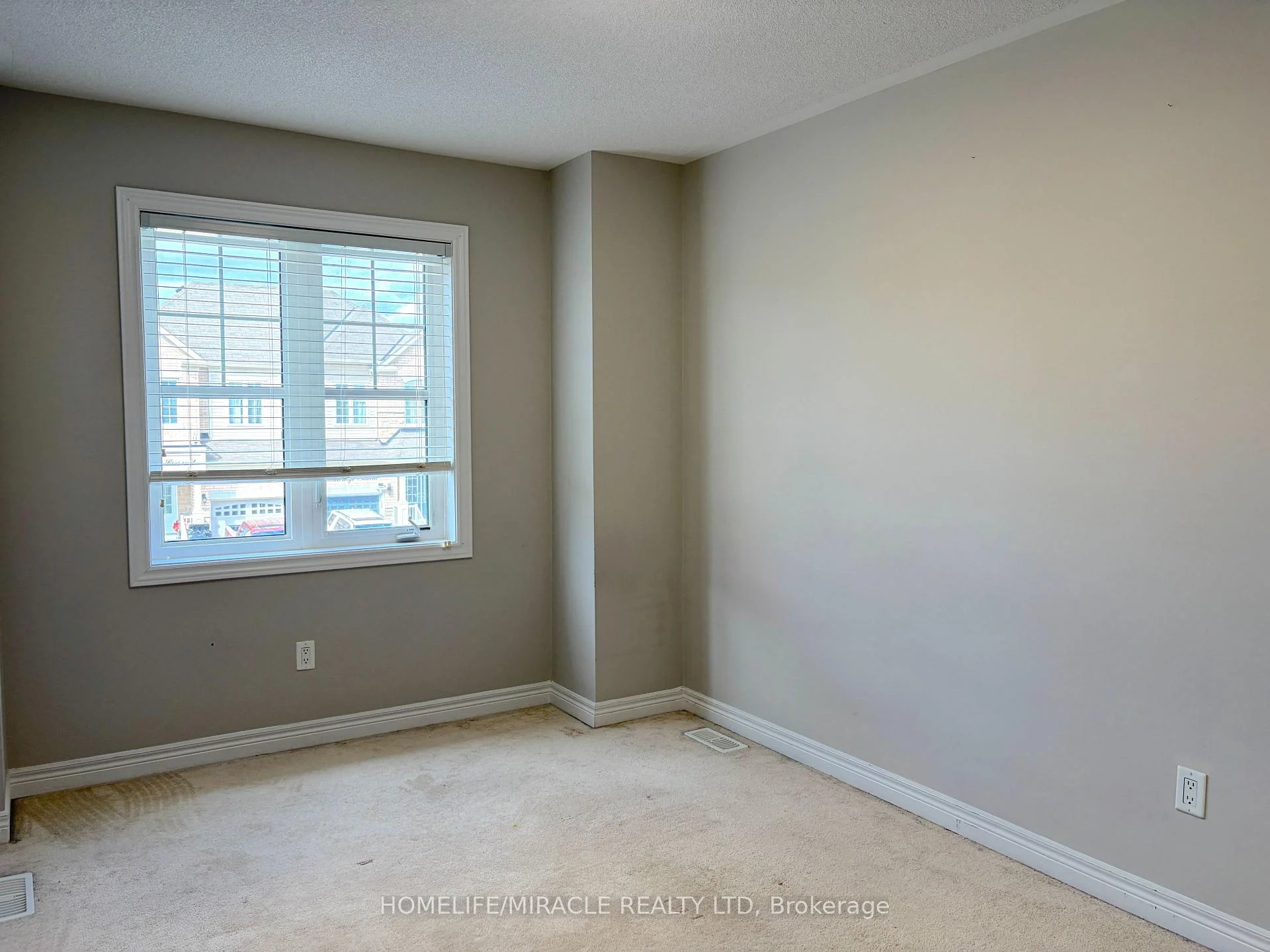 Photo 21 of 15 Banbridge Crescent, Brampton, Credit Valley — HOMEH