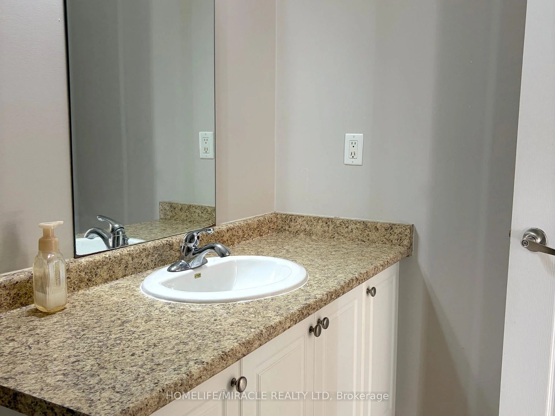 Photo 29 of 15 Banbridge Crescent, Brampton, Credit Valley — HOMEH