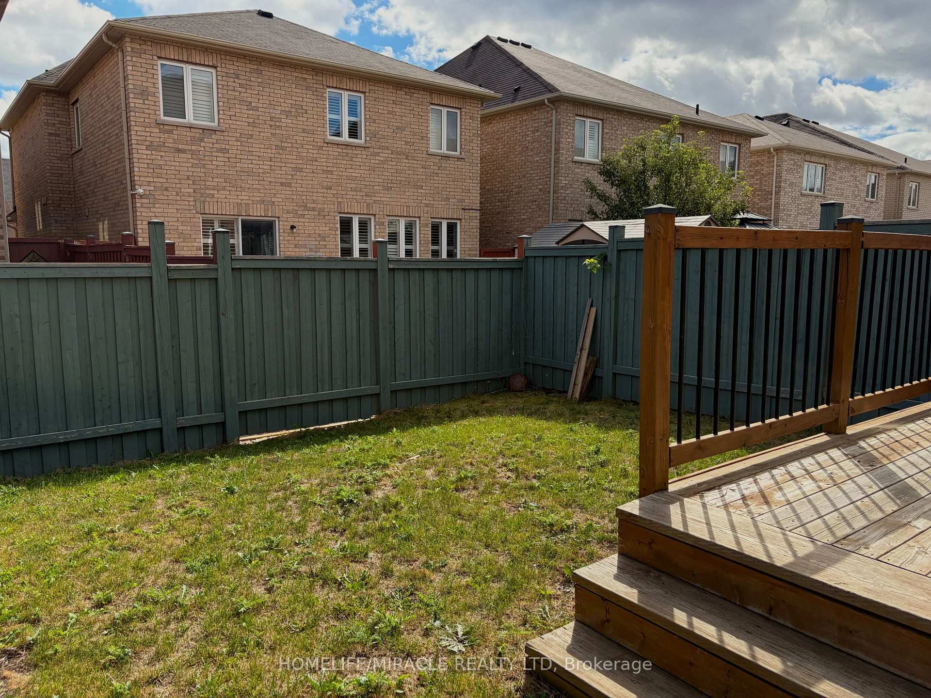 Photo 33 of 15 Banbridge Crescent, Brampton, Credit Valley — HOMEH