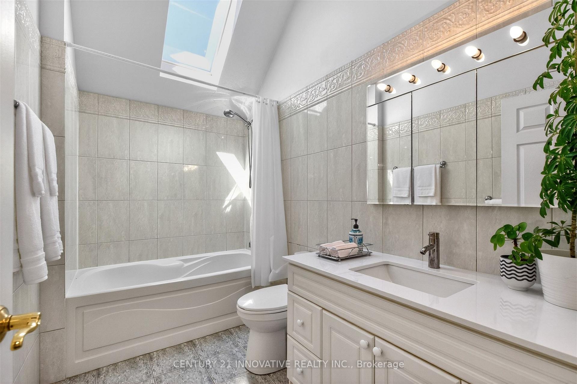 Photo 21 of 36 Martindale Road, Scarborough, Cliffcrest — HOMEH