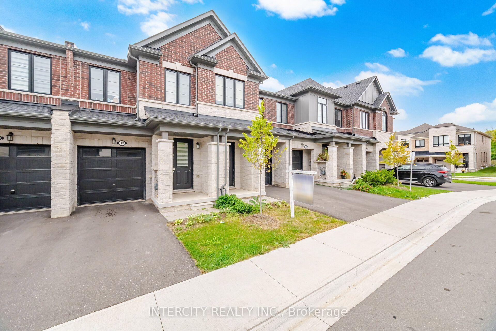 Photo 5 of 1378 National Common, Burlington, Tyandaga — HOMEH