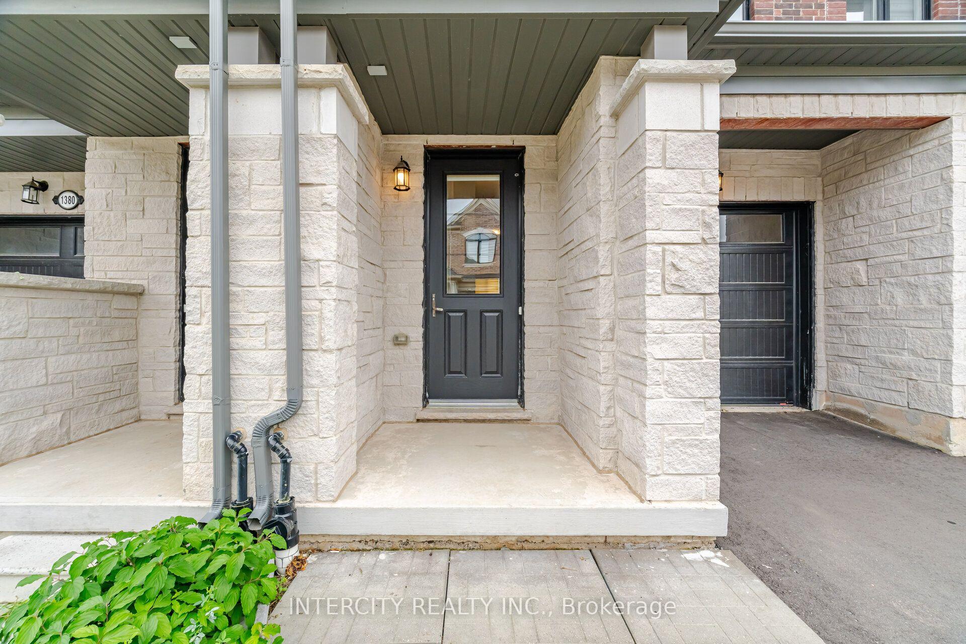 Photo 6 of 1378 National Common, Burlington, Tyandaga — HOMEH