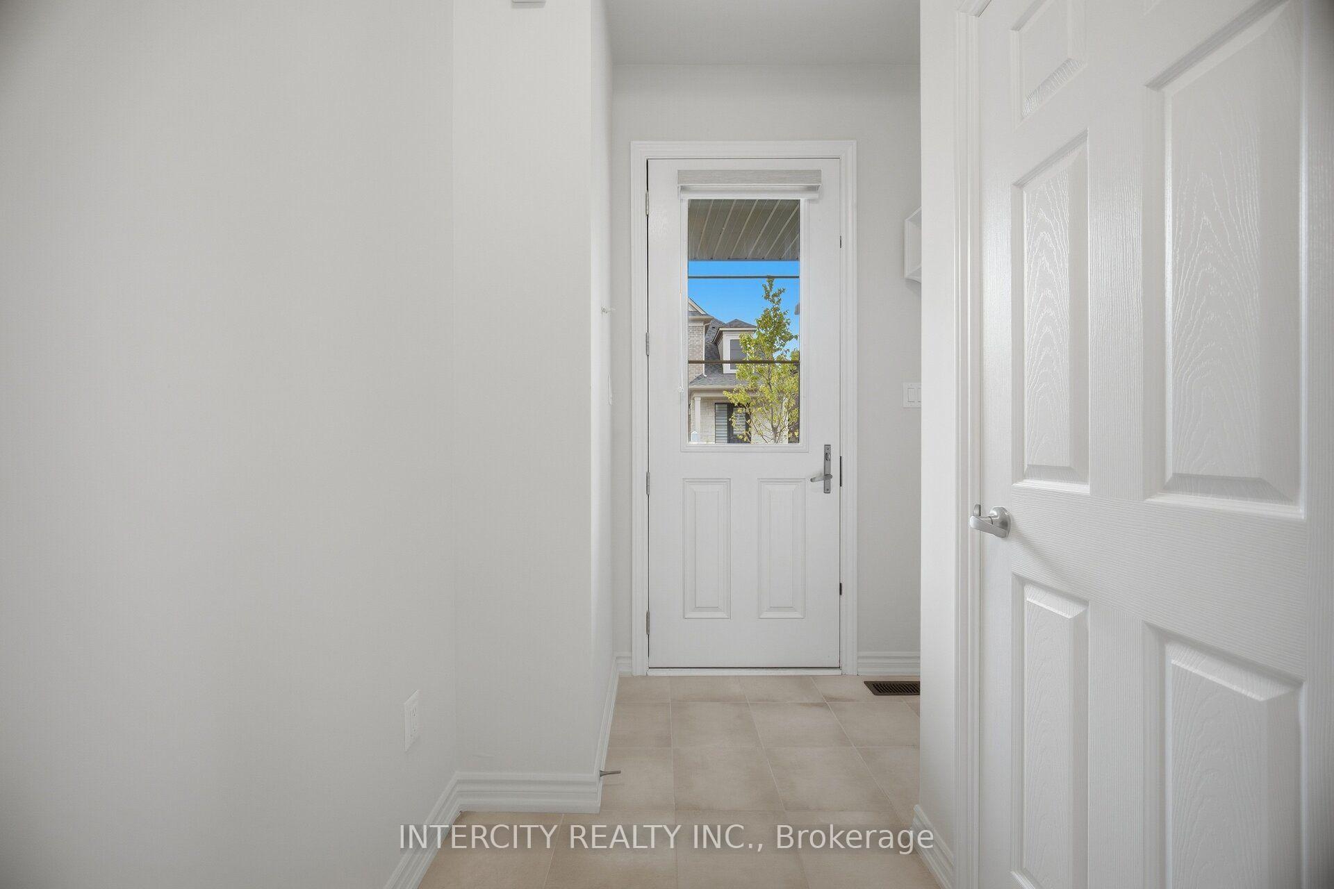 Photo 7 of 1378 National Common, Burlington, Tyandaga — HOMEH