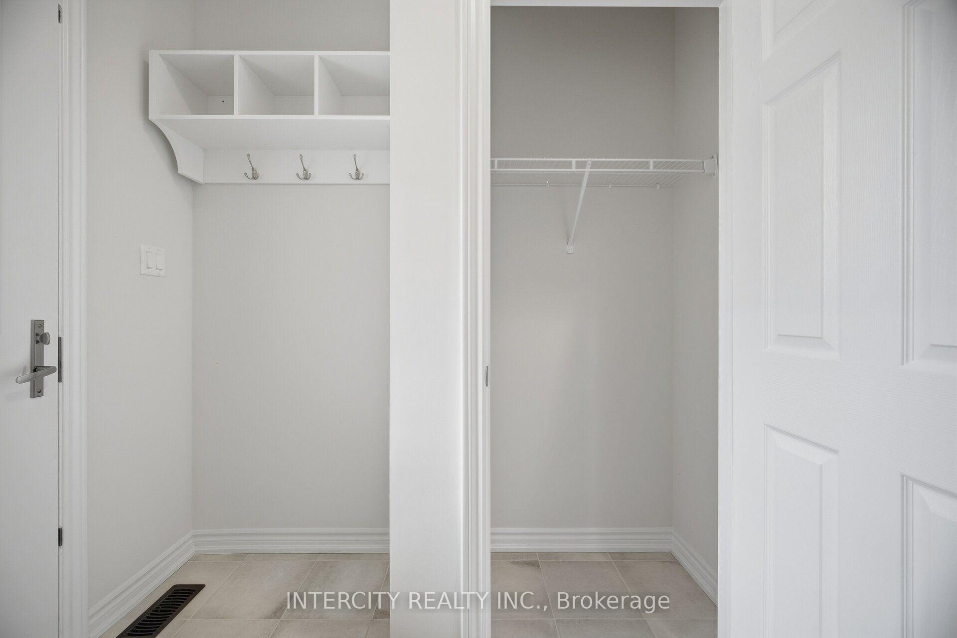 Photo 8 of 1378 National Common, Burlington, Tyandaga — HOMEH