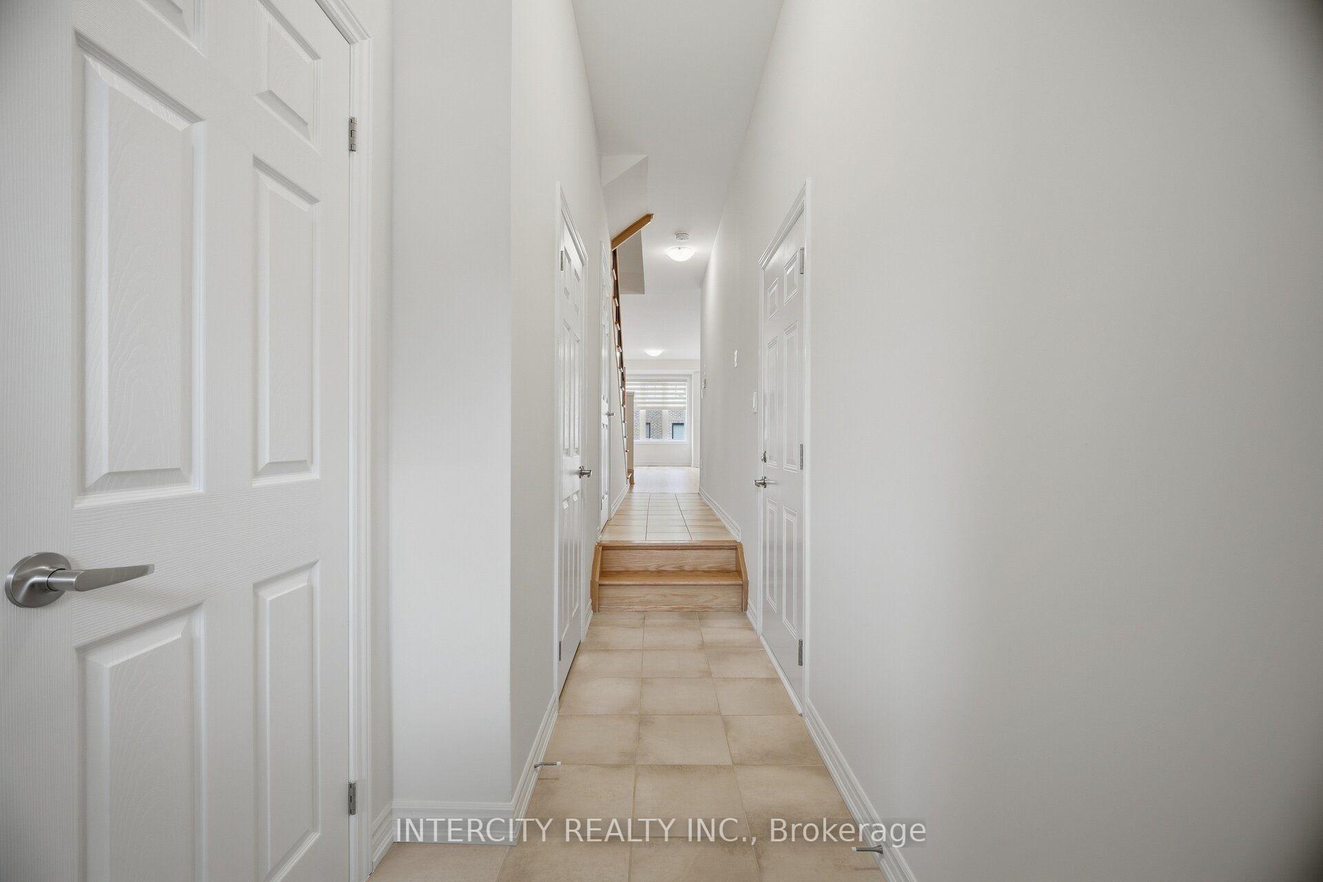 Photo 9 of 1378 National Common, Burlington, Tyandaga — HOMEH