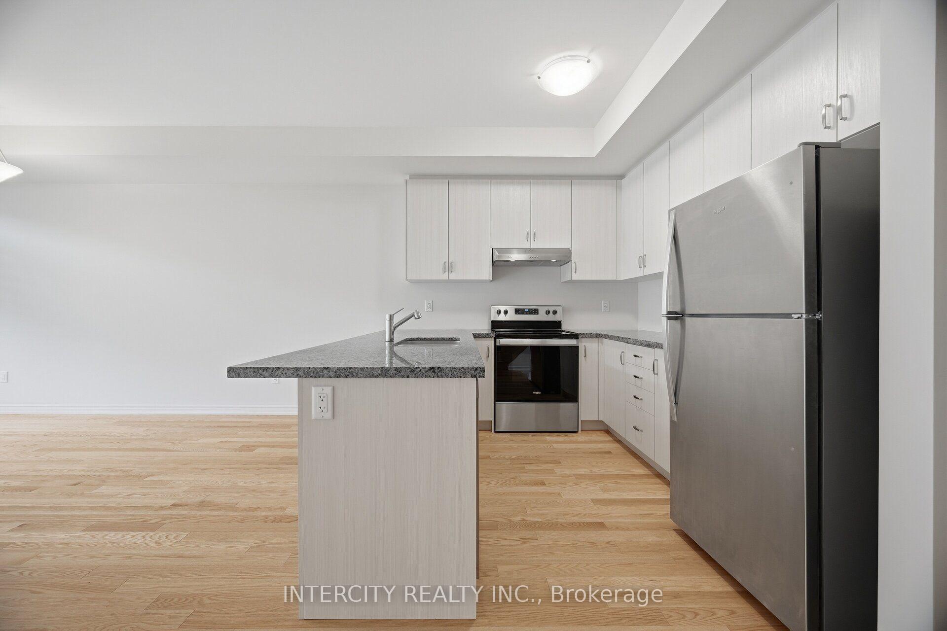 Photo 12 of 1378 National Common, Burlington, Tyandaga — HOMEH