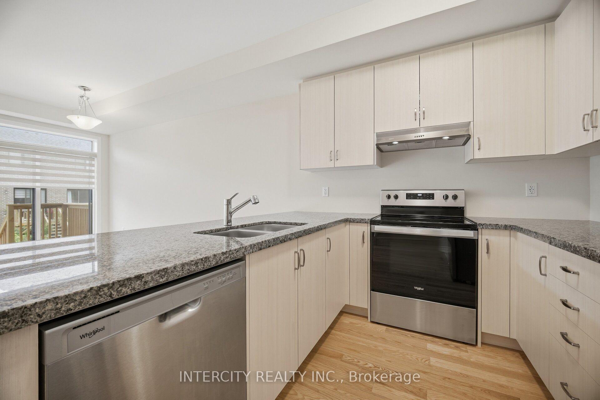 Photo 13 of 1378 National Common, Burlington, Tyandaga — HOMEH