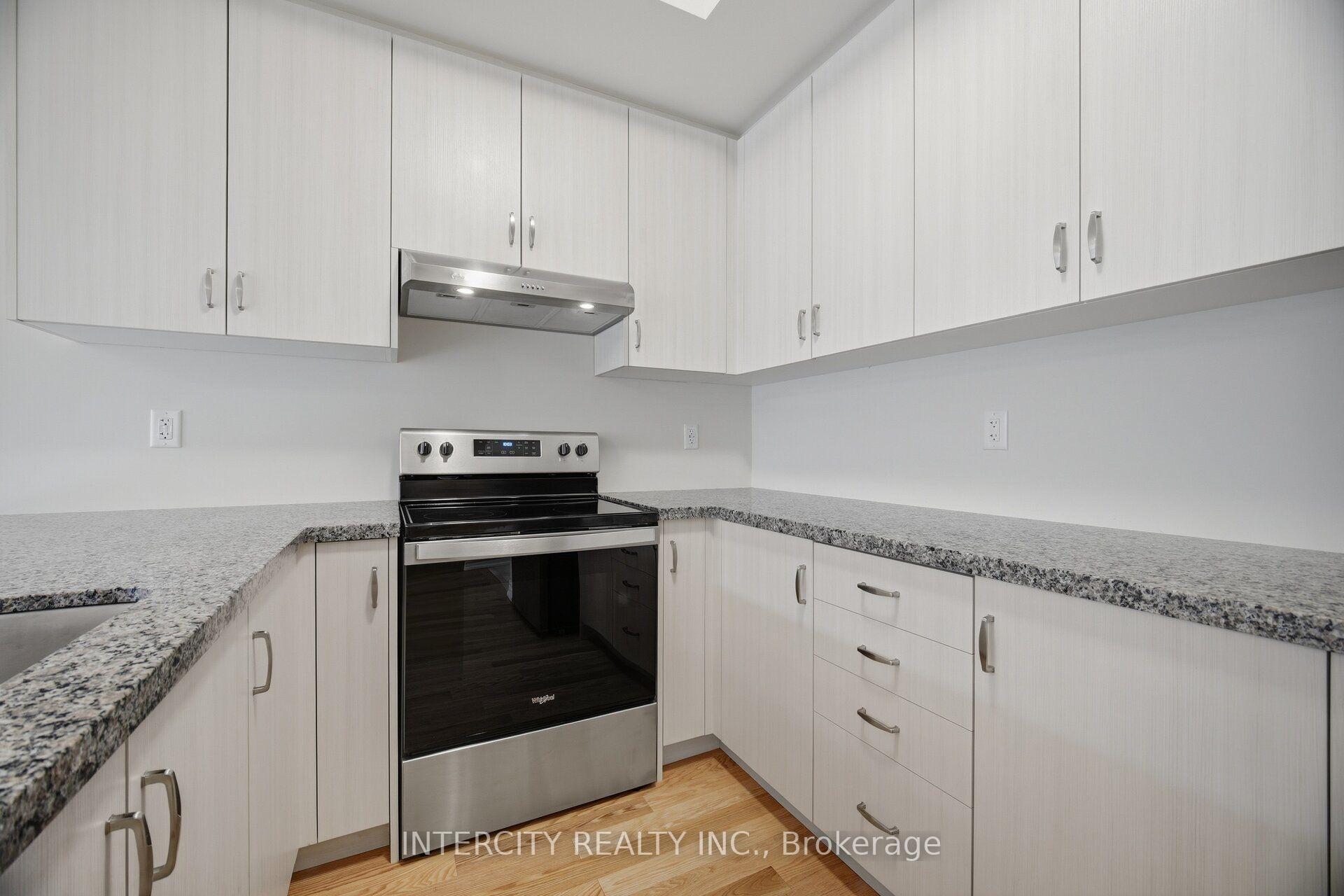 Photo 14 of 1378 National Common, Burlington, Tyandaga — HOMEH