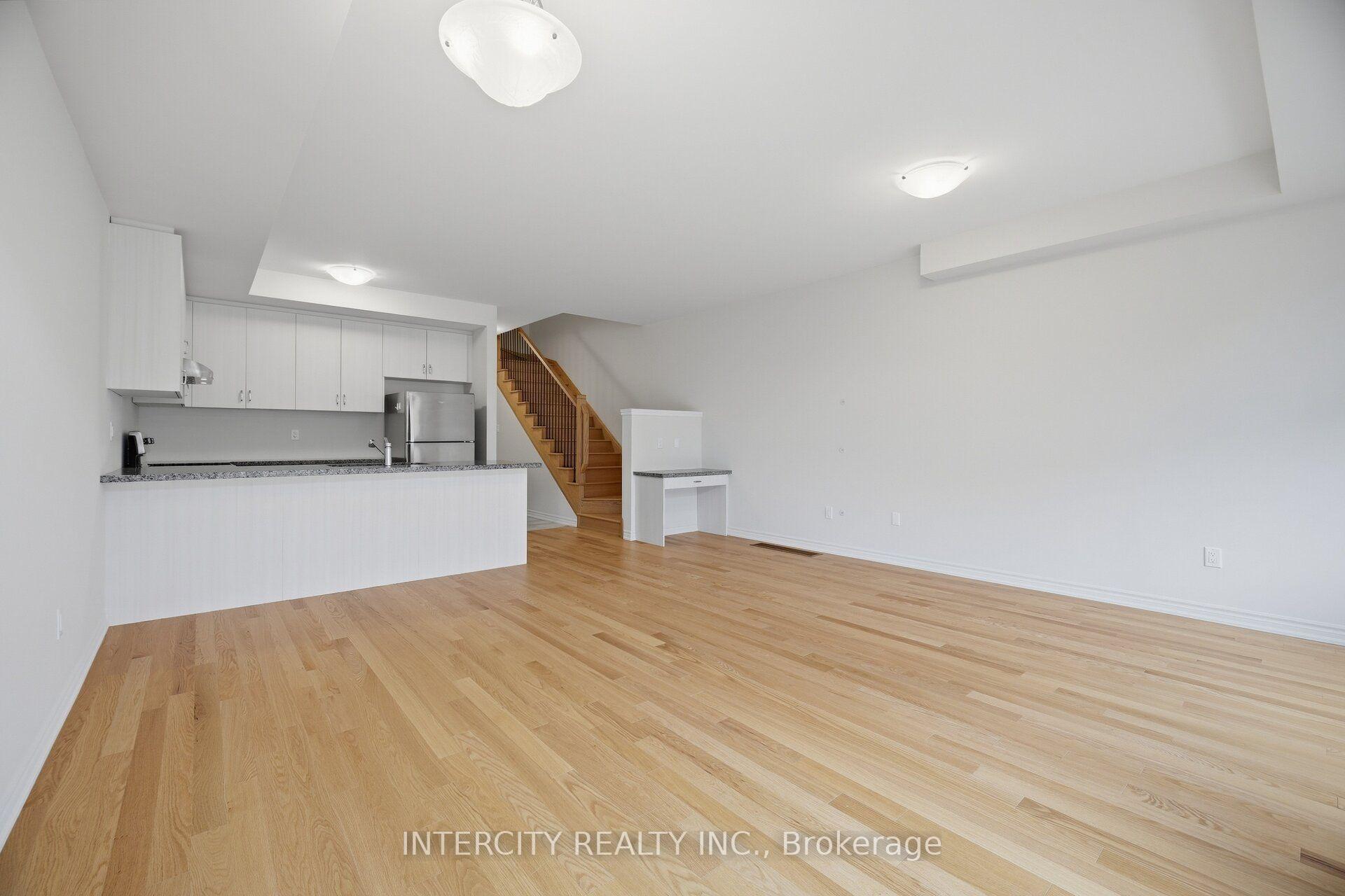 Photo 19 of 1378 National Common, Burlington, Tyandaga — HOMEH