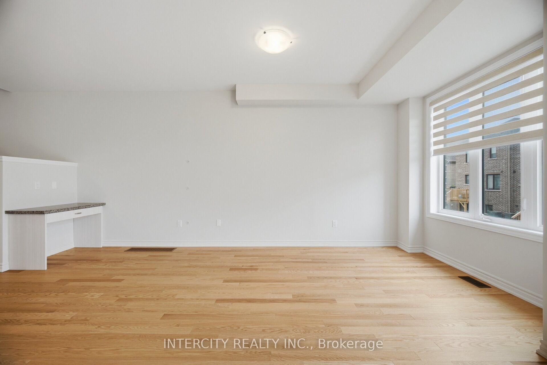 Photo 20 of 1378 National Common, Burlington, Tyandaga — HOMEH