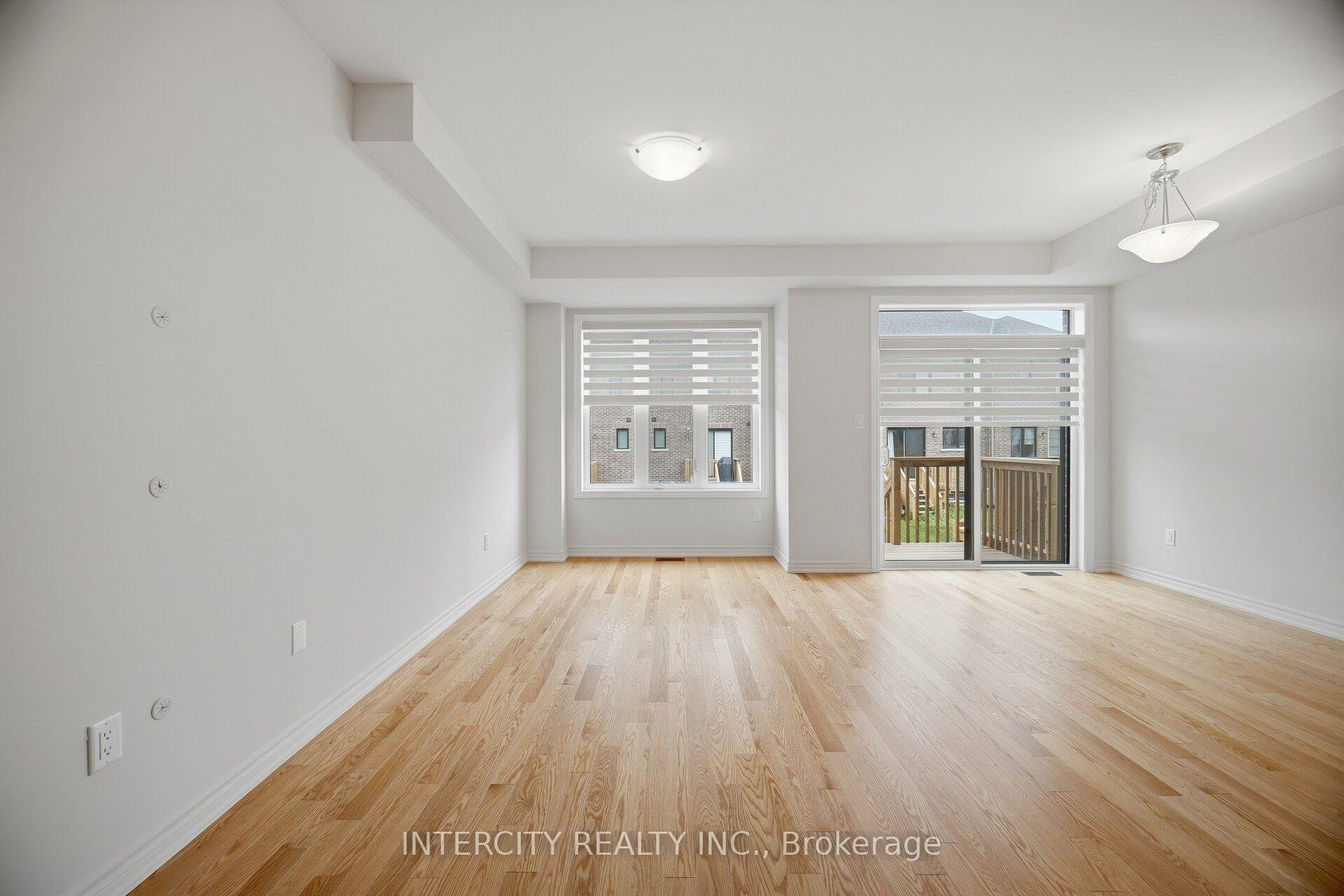 Photo 21 of 1378 National Common, Burlington, Tyandaga — HOMEH