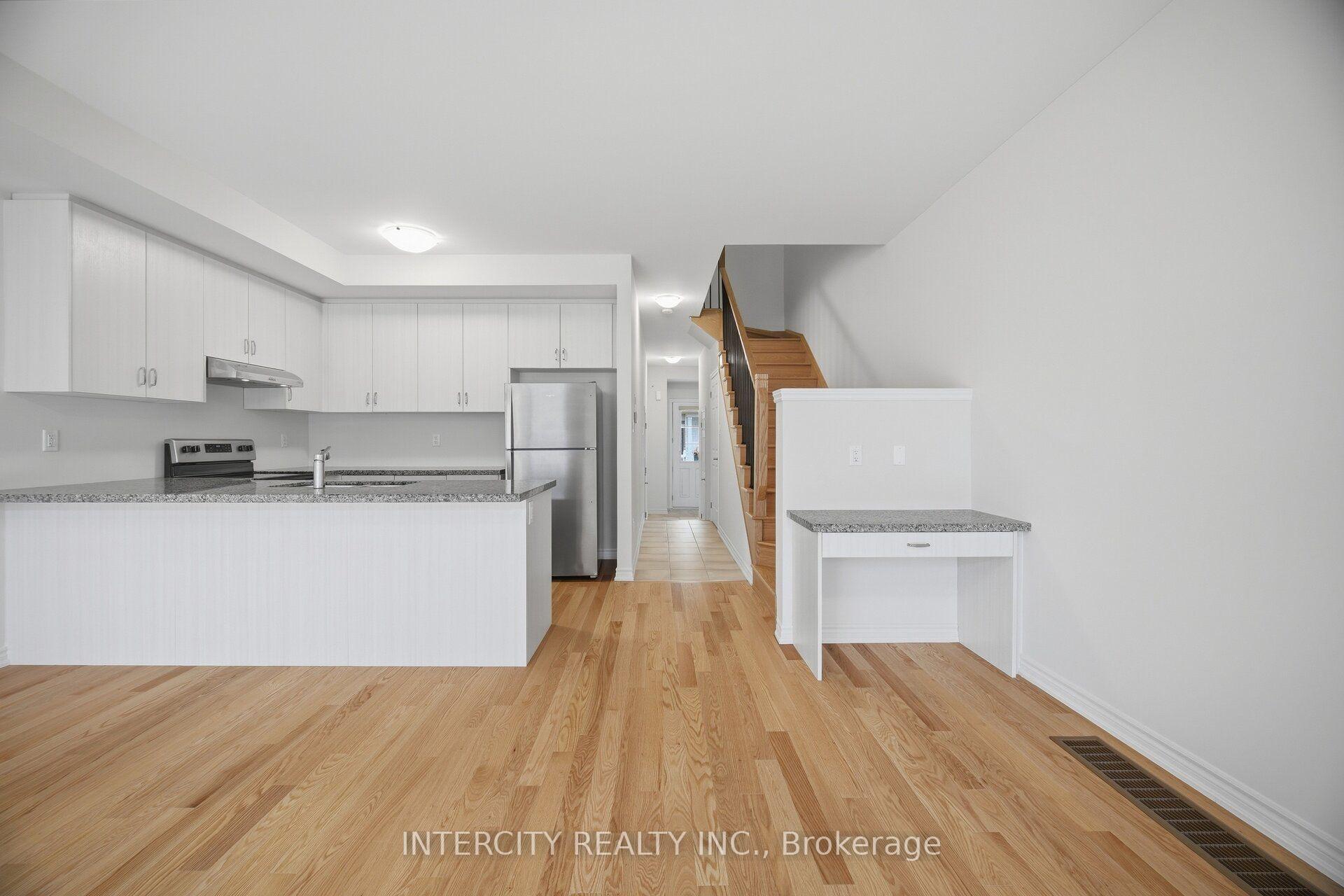Photo 23 of 1378 National Common, Burlington, Tyandaga — HOMEH