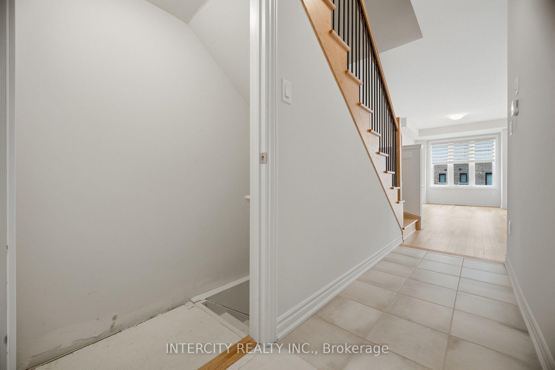 Photo 43 of 1378 National Common, Burlington, Tyandaga — HOMEH