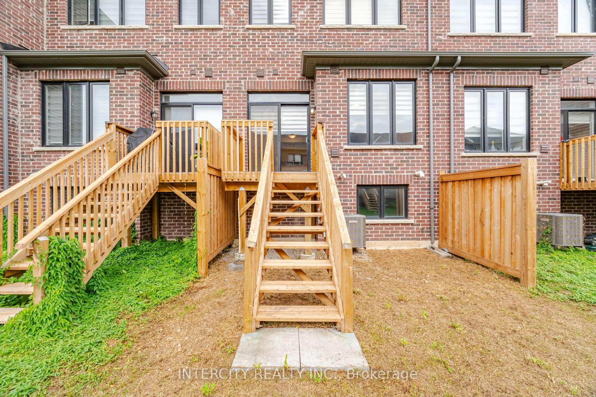 Photo 48 of 1378 National Common, Burlington, Tyandaga — HOMEH
