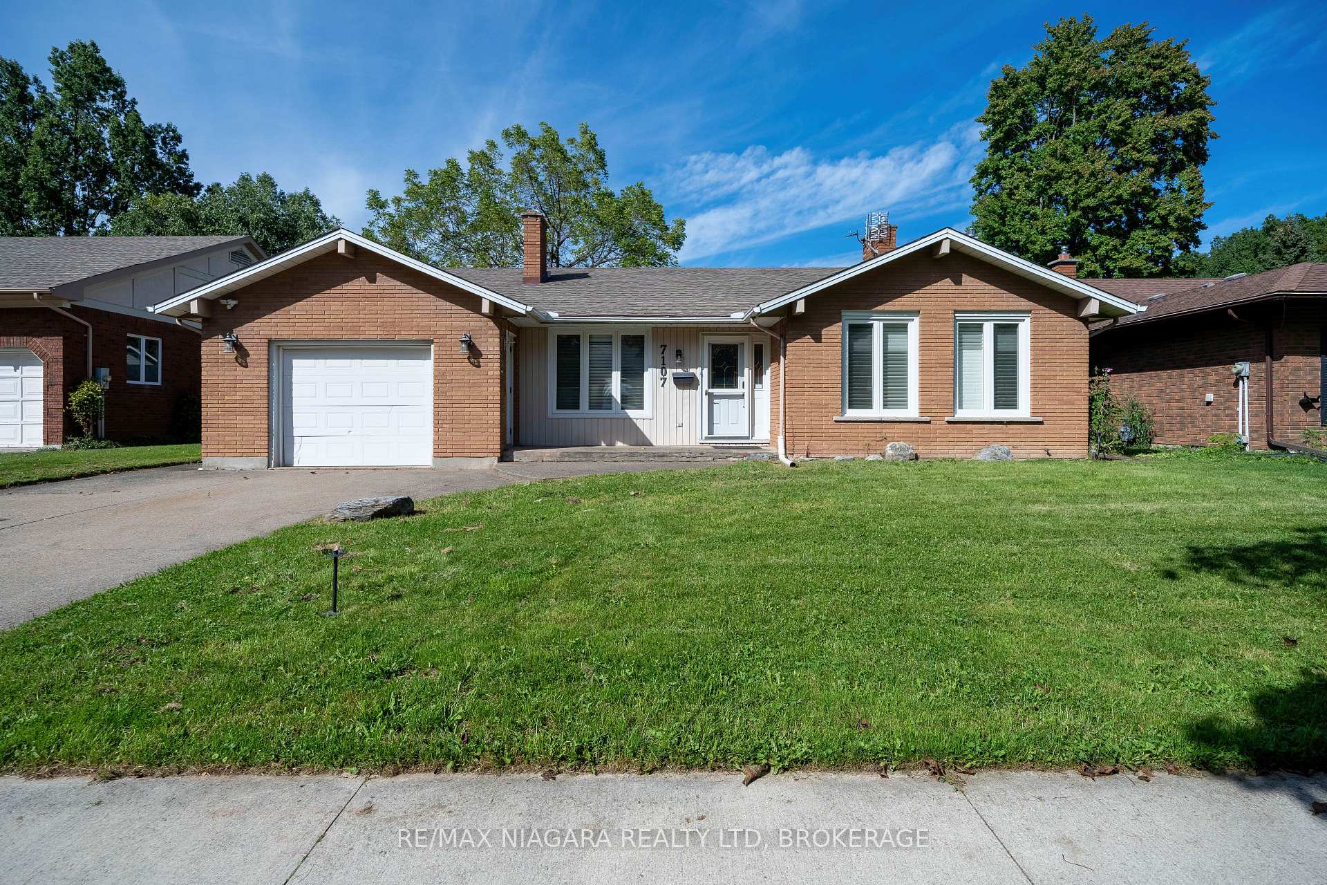 Photo of 7107 Woodgate Street