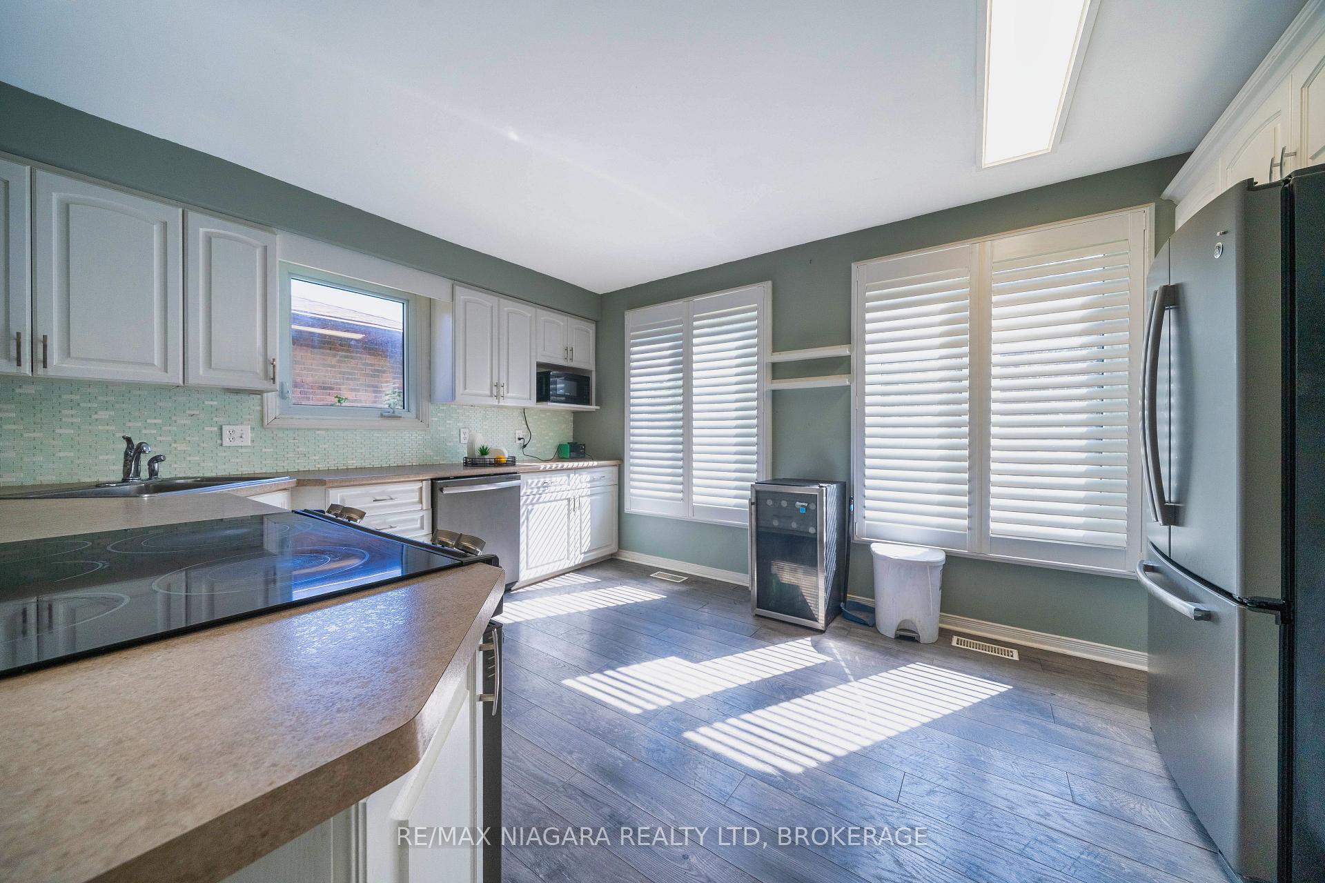 Photo 6 of 7107 Woodgate Street, Niagara Falls, Casey — HOMEH