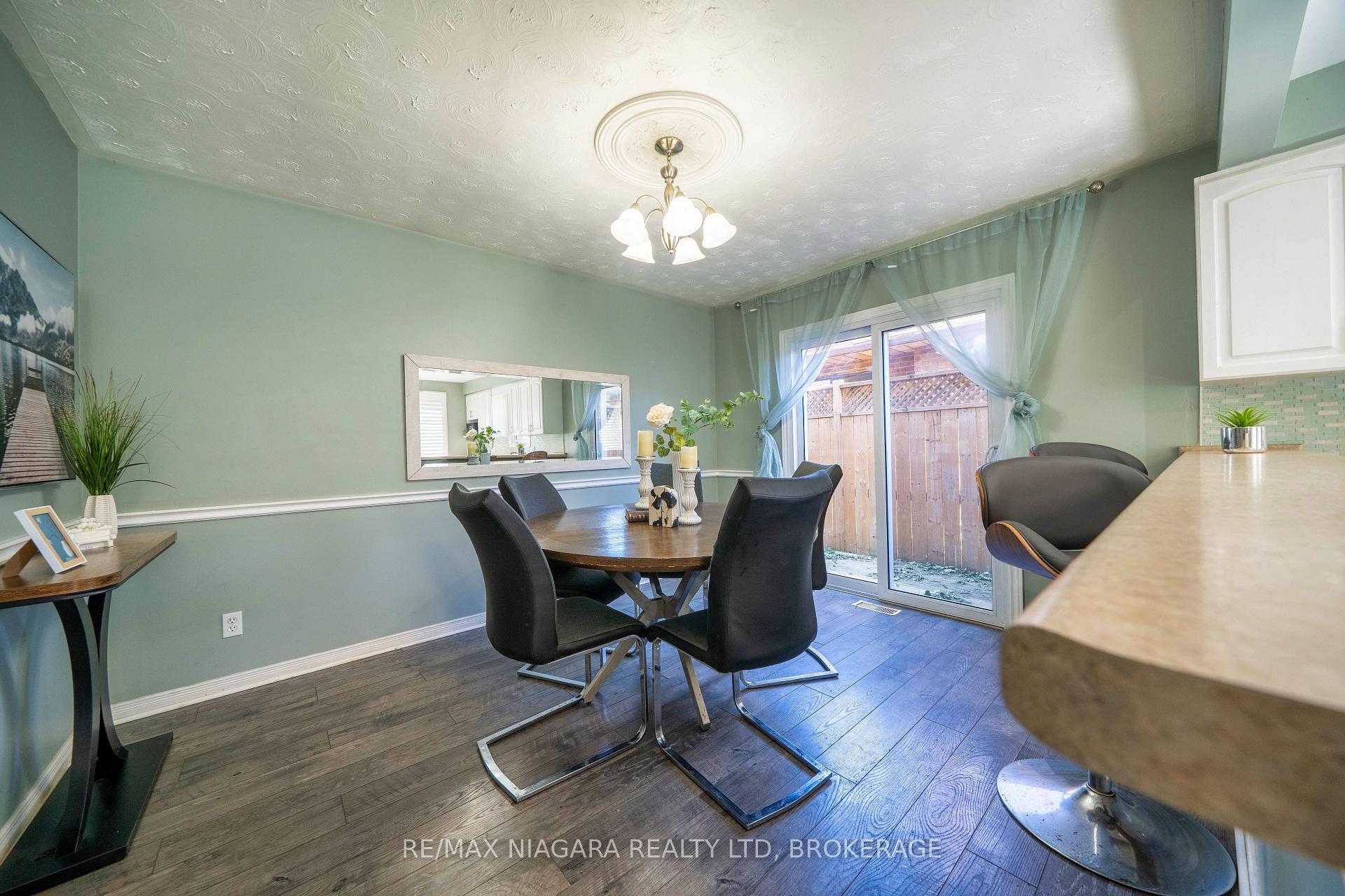 Photo 9 of 7107 Woodgate Street, Niagara Falls, Casey — HOMEH