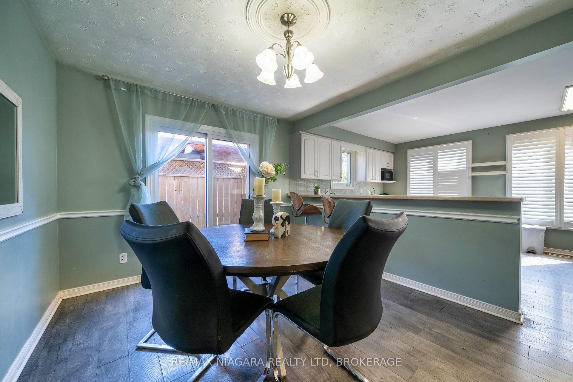 Photo 10 of 7107 Woodgate Street, Niagara Falls, Casey — HOMEH