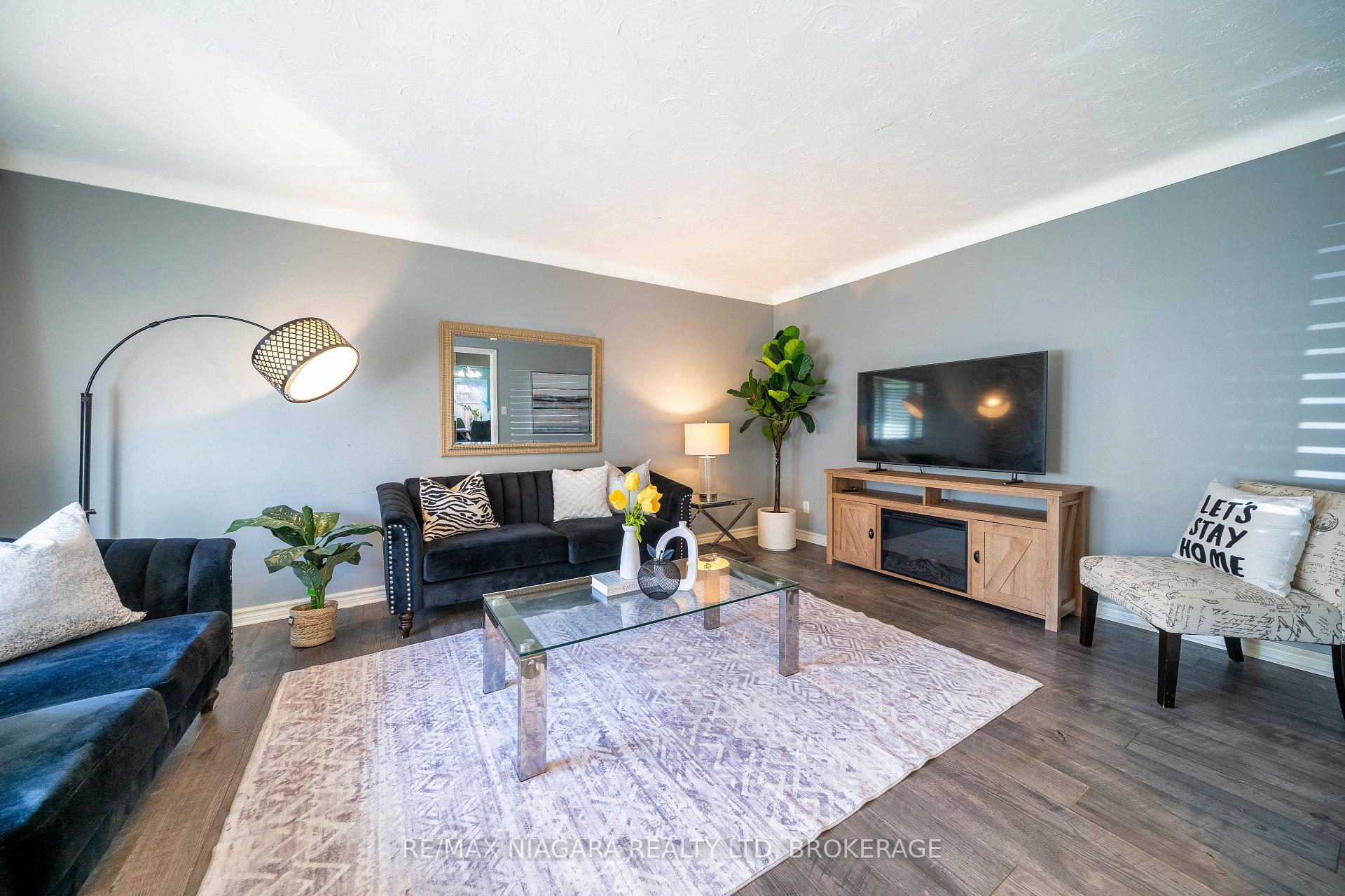 Photo 12 of 7107 Woodgate Street, Niagara Falls, Casey — HOMEH