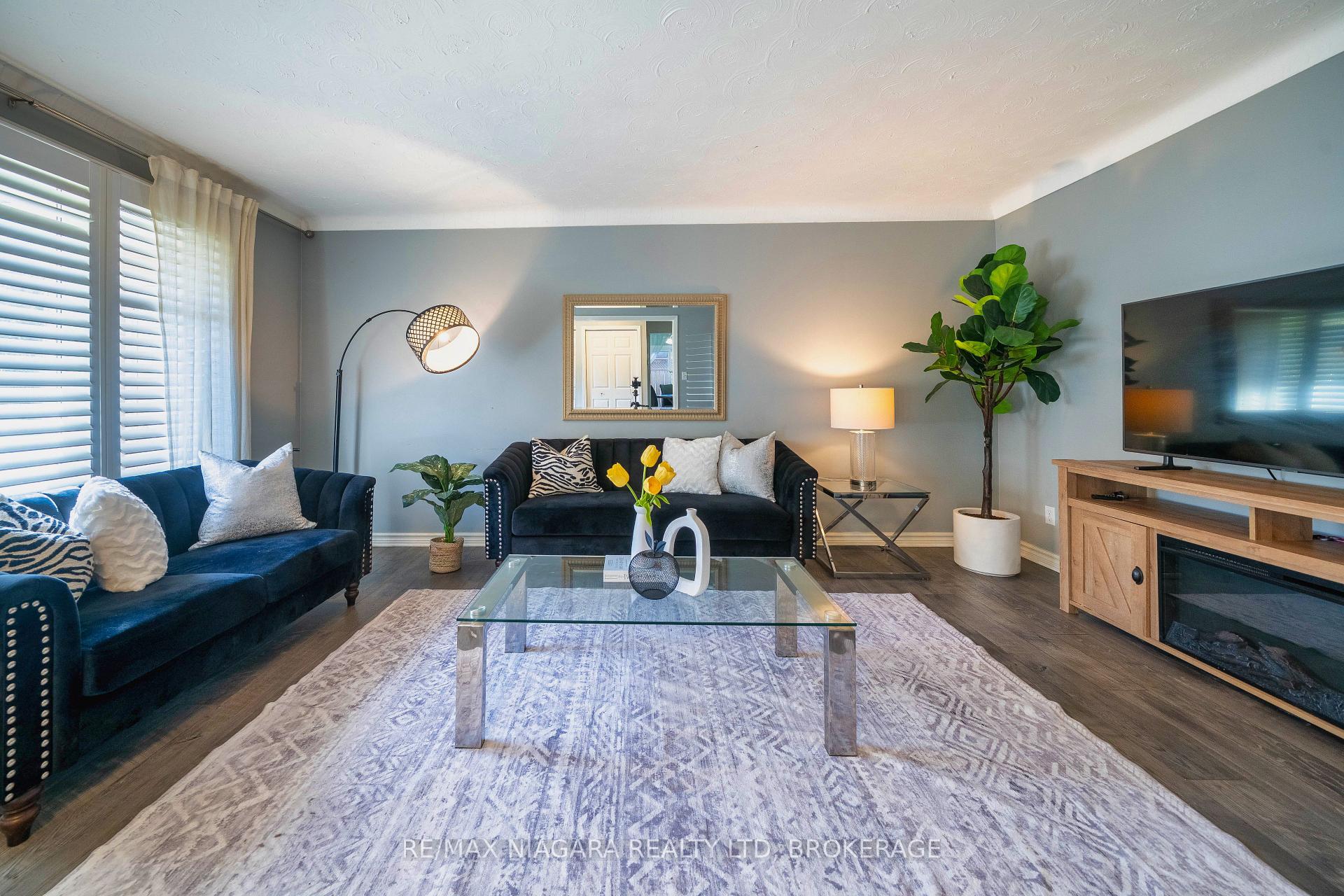 Photo 13 of 7107 Woodgate Street, Niagara Falls, Casey — HOMEH