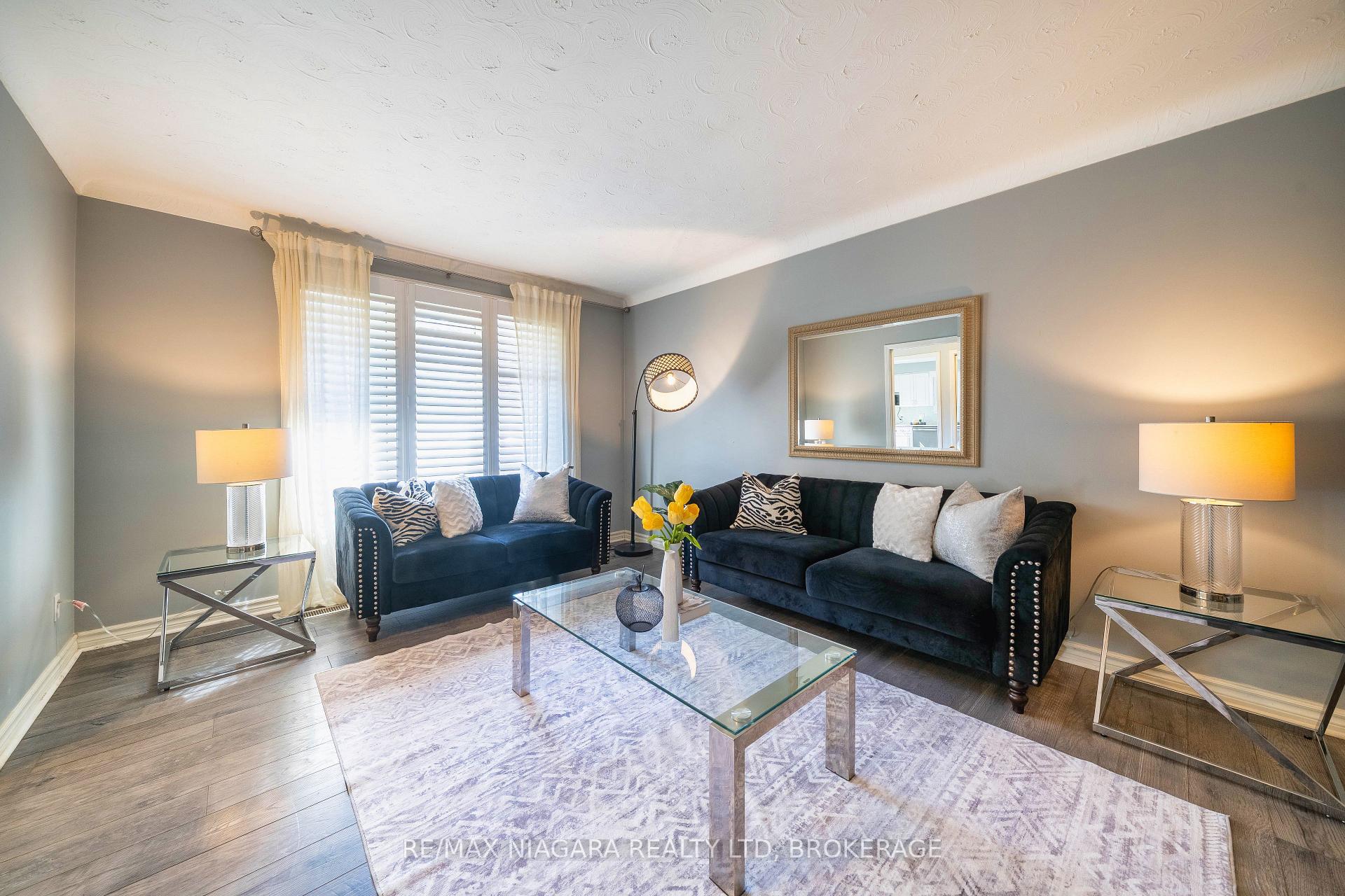 Photo 14 of 7107 Woodgate Street, Niagara Falls, Casey — HOMEH