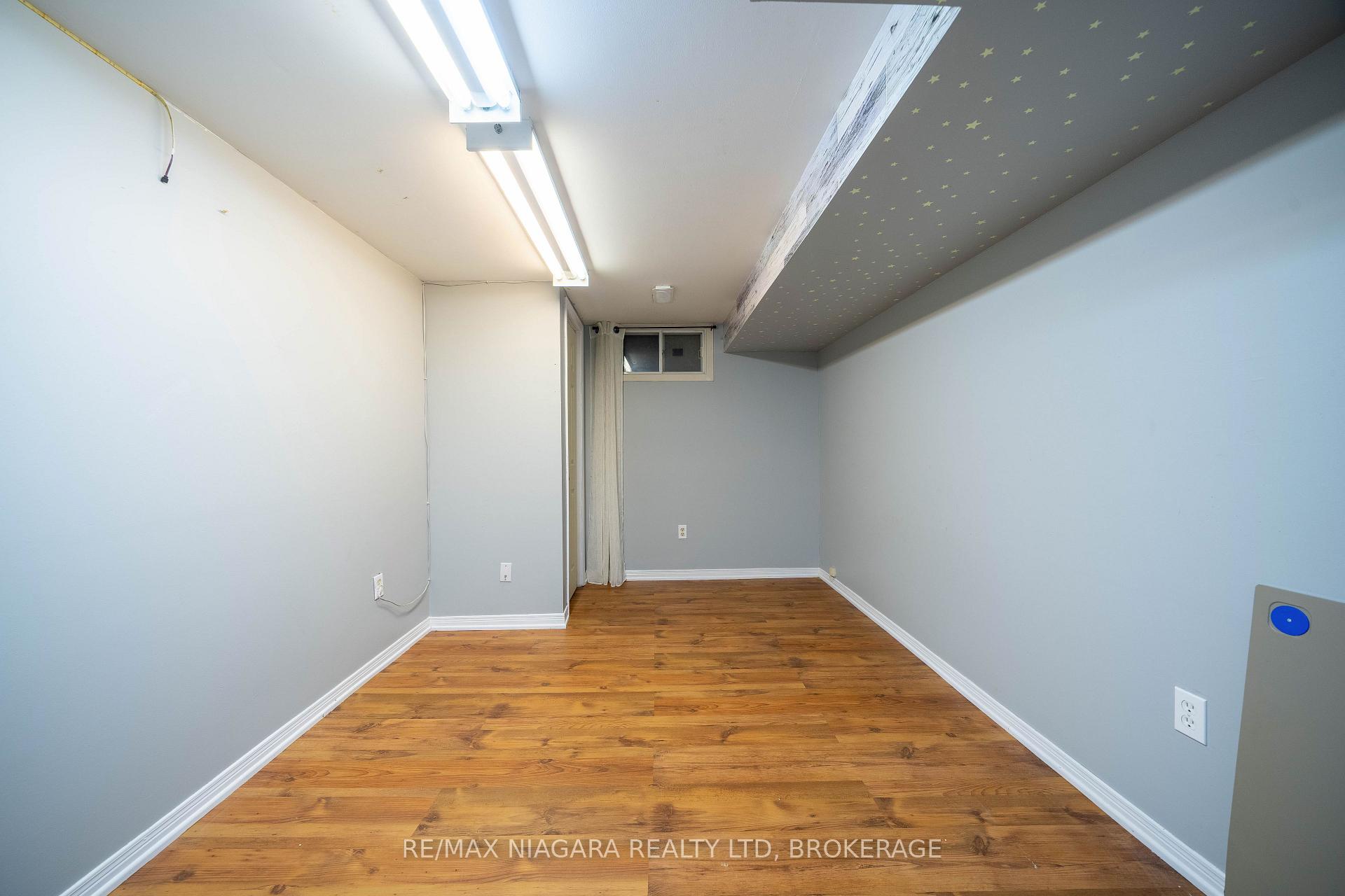 Photo 30 of 7107 Woodgate Street, Niagara Falls, Casey — HOMEH