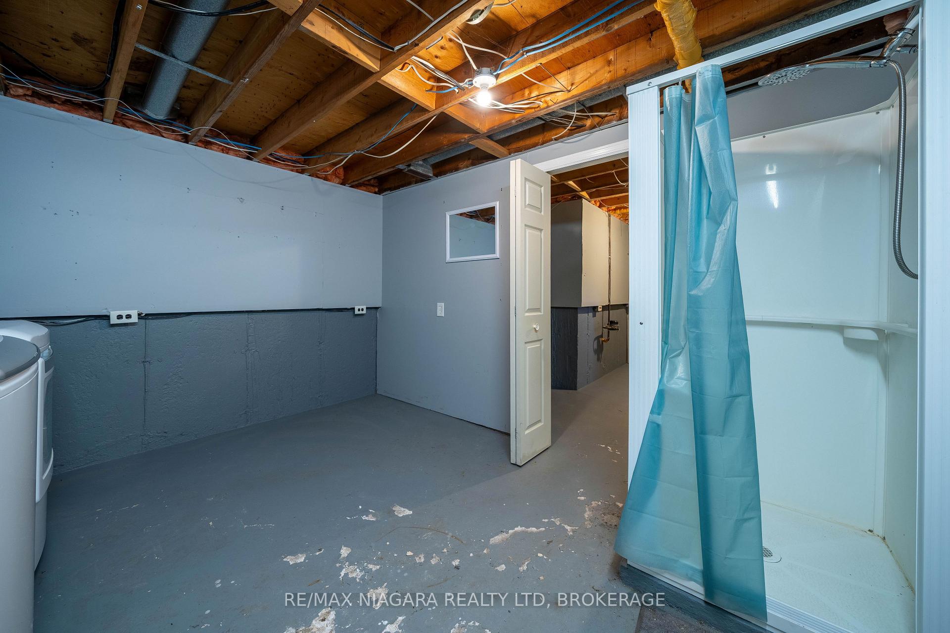 Photo 31 of 7107 Woodgate Street, Niagara Falls, Casey — HOMEH