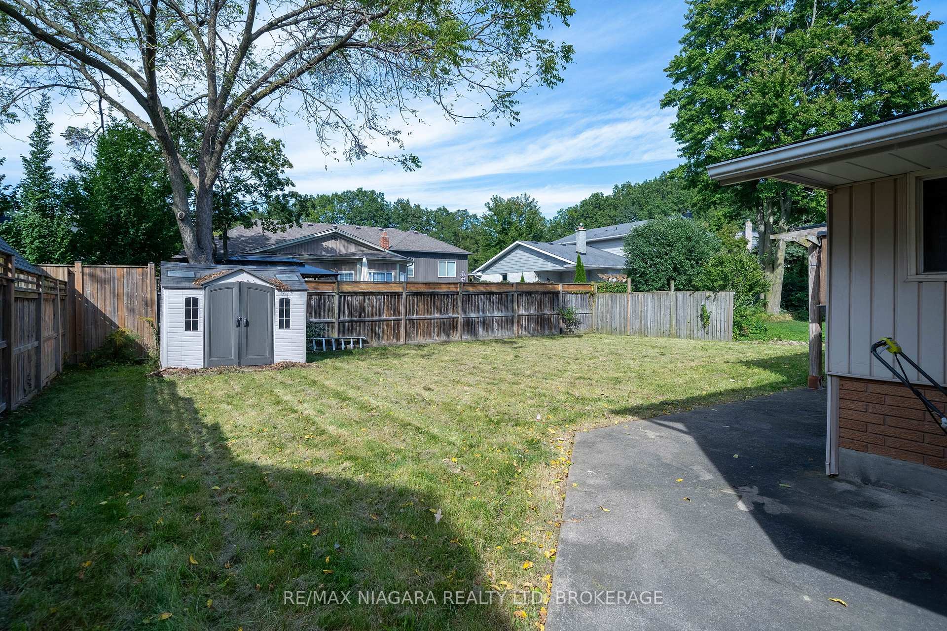 Photo 33 of 7107 Woodgate Street, Niagara Falls, Casey — HOMEH