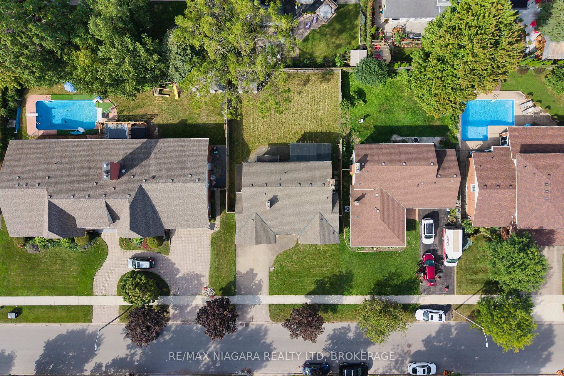 Photo 35 of 7107 Woodgate Street, Niagara Falls, Casey — HOMEH