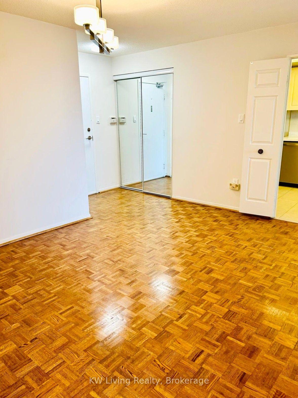 Photo 6 of Unit 1908, 55 Skymark Drive, North York, Hillcrest Village — HOMEH