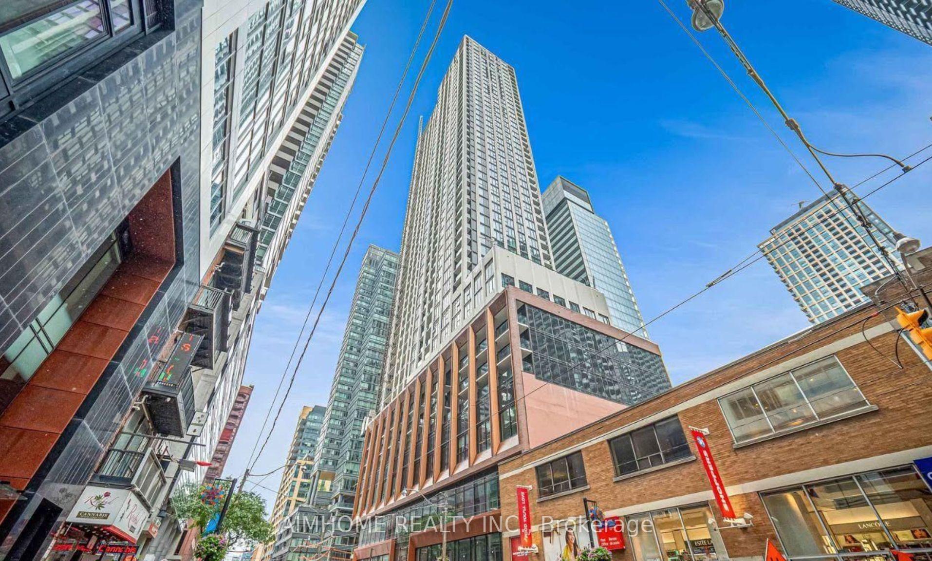 Front of Unit 2422, 400 King Street W