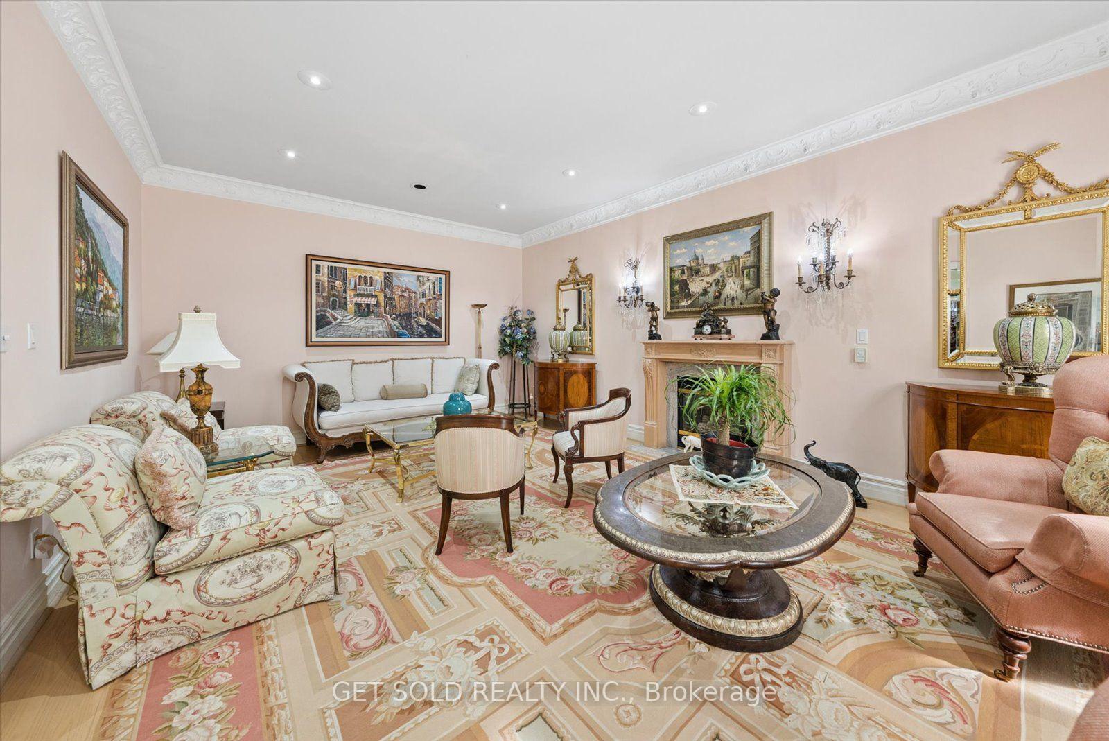 Photo 9 of 46 Wimpole Drive, North York, St. Andrew-Windfields — HOMEH
