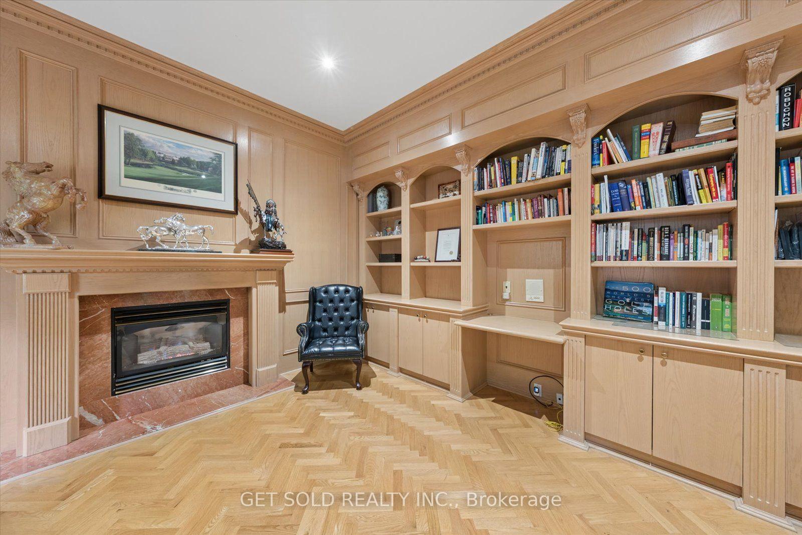 Photo 12 of 46 Wimpole Drive, North York, St. Andrew-Windfields — HOMEH
