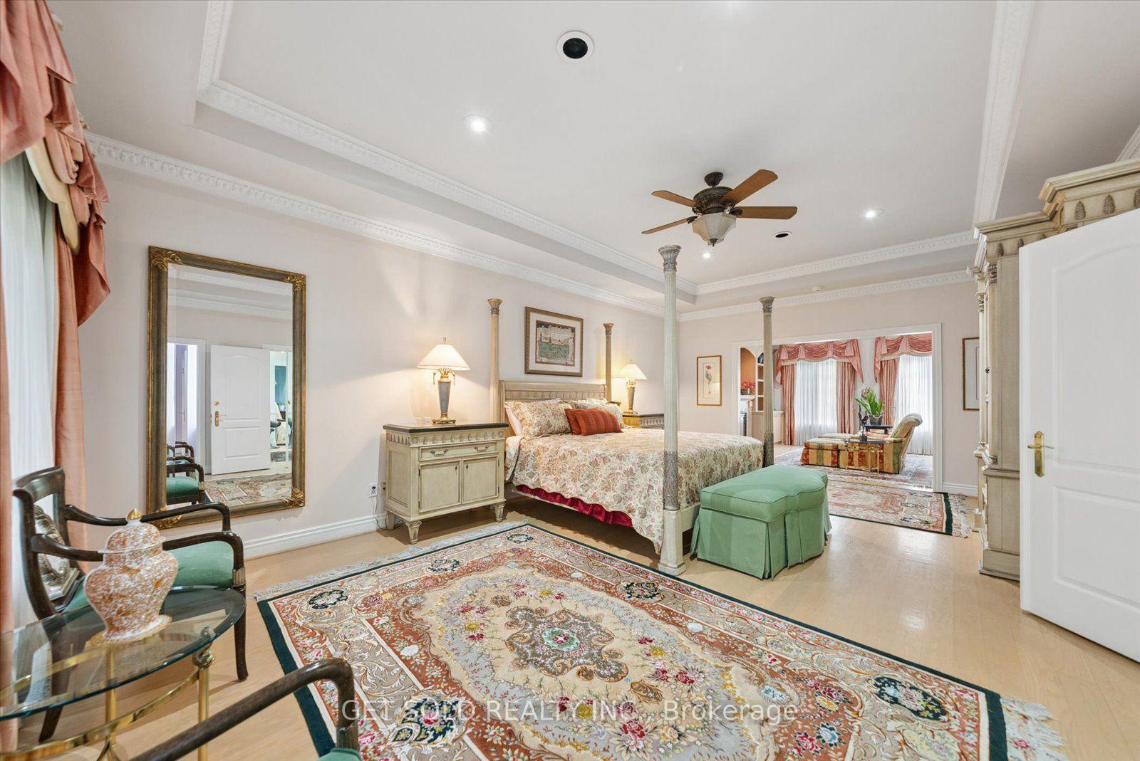 Photo 17 of 46 Wimpole Drive, North York, St. Andrew-Windfields — HOMEH
