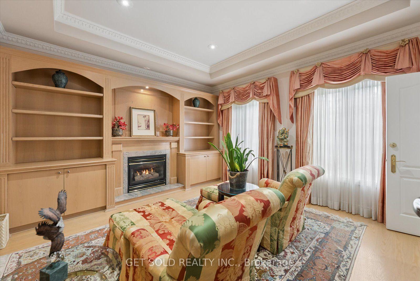 Photo 19 of 46 Wimpole Drive, North York, St. Andrew-Windfields — HOMEH
