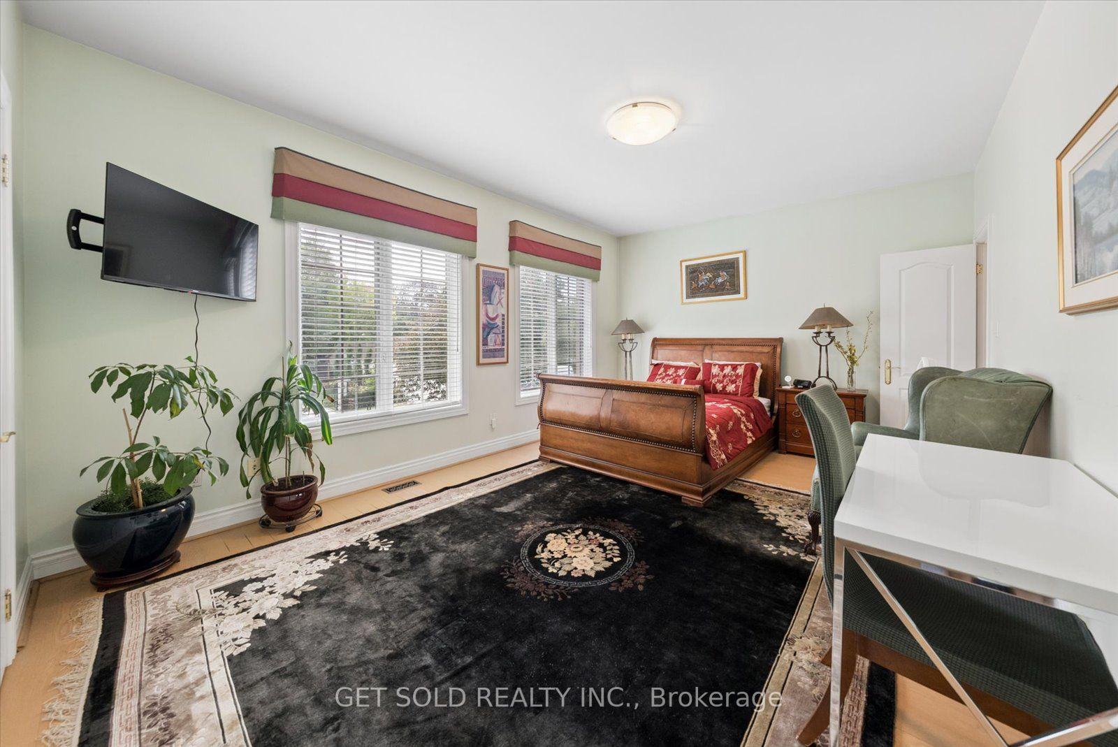 Photo 22 of 46 Wimpole Drive, North York, St. Andrew-Windfields — HOMEH