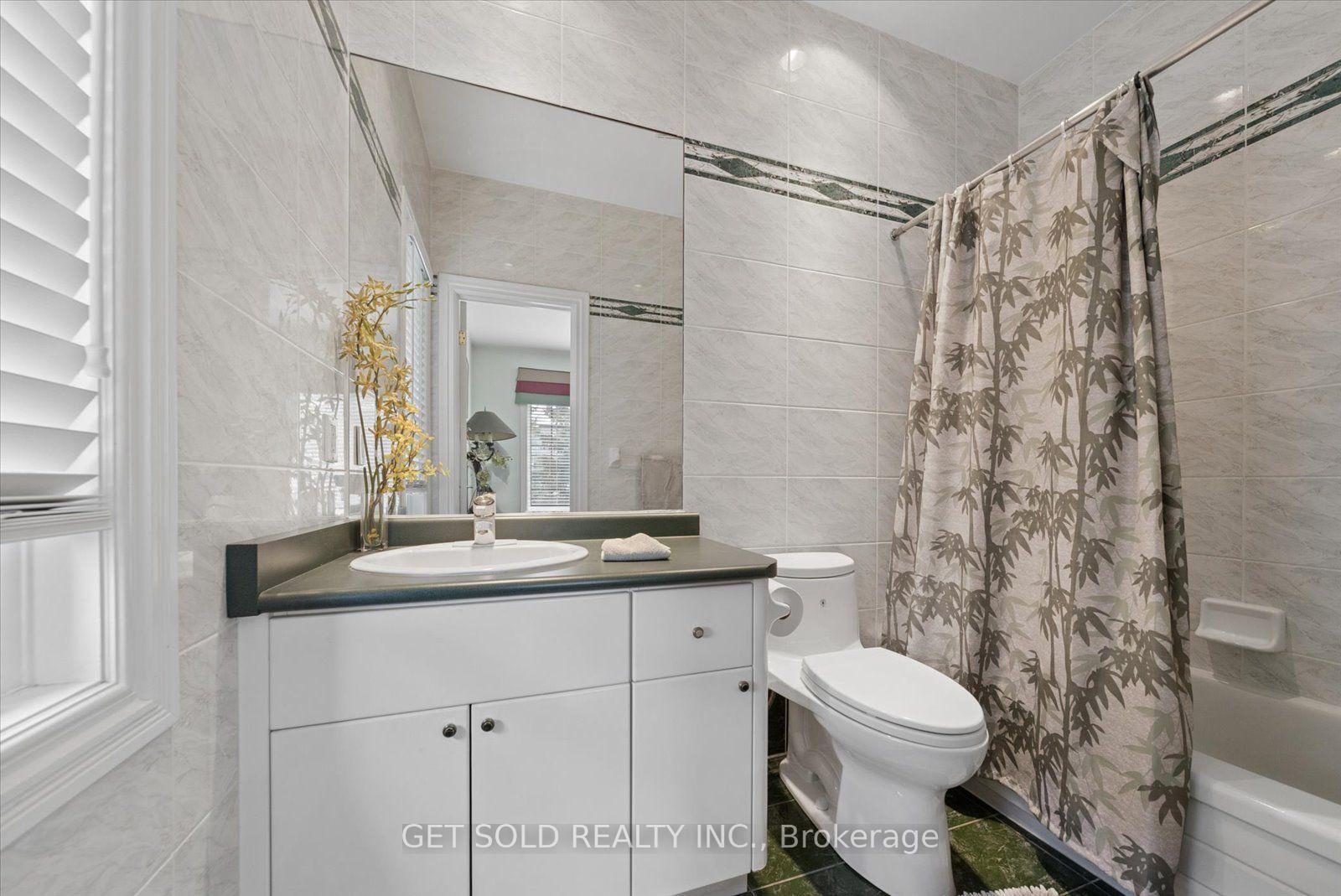 Photo 26 of 46 Wimpole Drive, North York, St. Andrew-Windfields — HOMEH