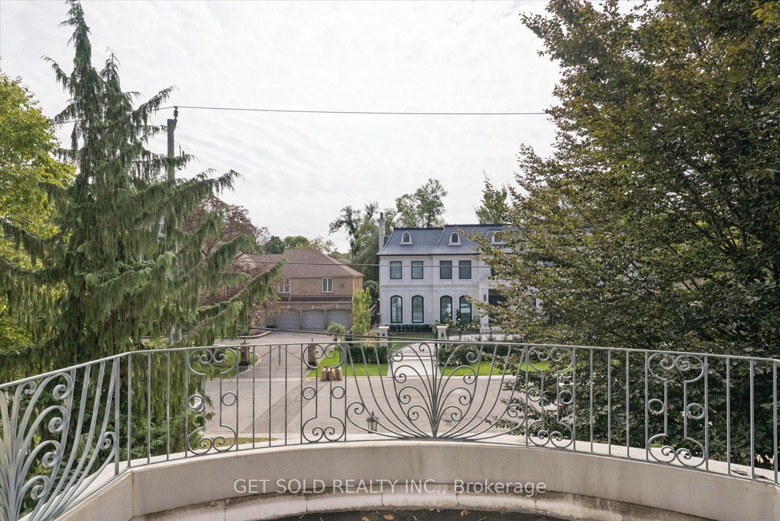 Photo 28 of 46 Wimpole Drive, North York, St. Andrew-Windfields — HOMEH