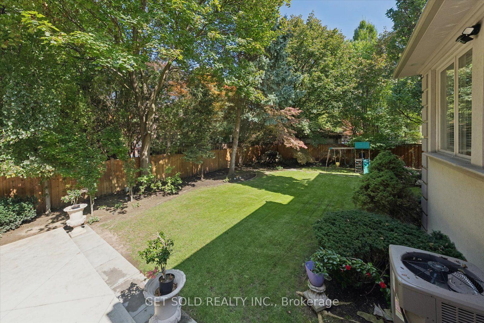 Photo 43 of 46 Wimpole Drive, North York, St. Andrew-Windfields — HOMEH