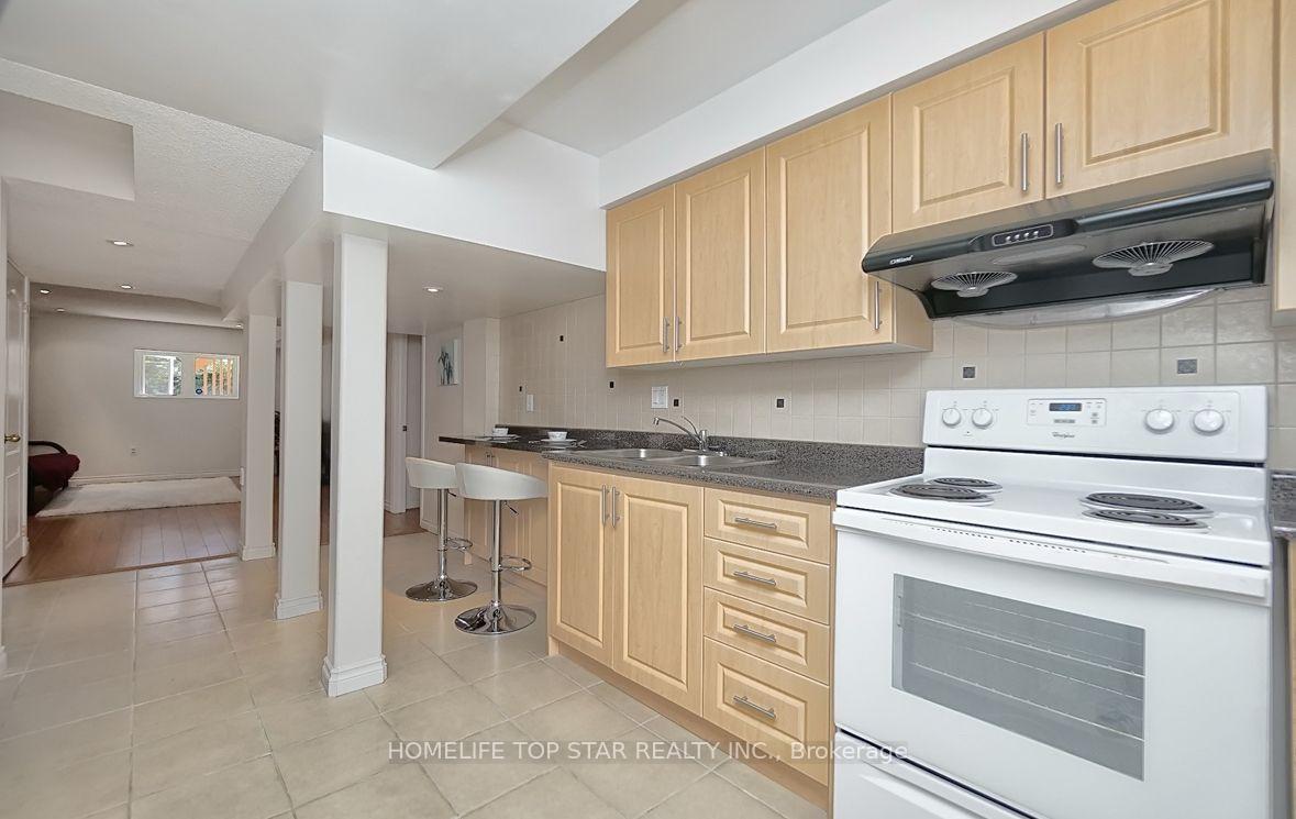 Photo 2 of 48 Dairy Drive, Scarborough, Clairlea-Birchmount — HOMEH