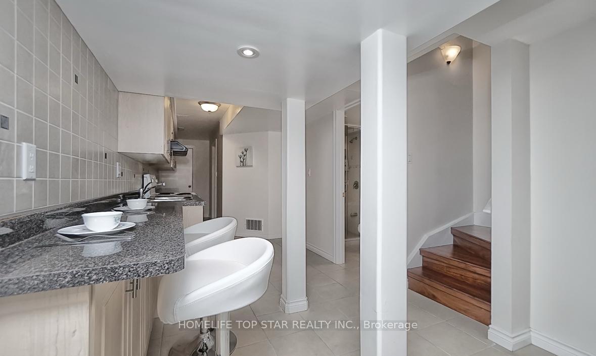 Photo 7 of 48 Dairy Drive, Scarborough, Clairlea-Birchmount — HOMEH