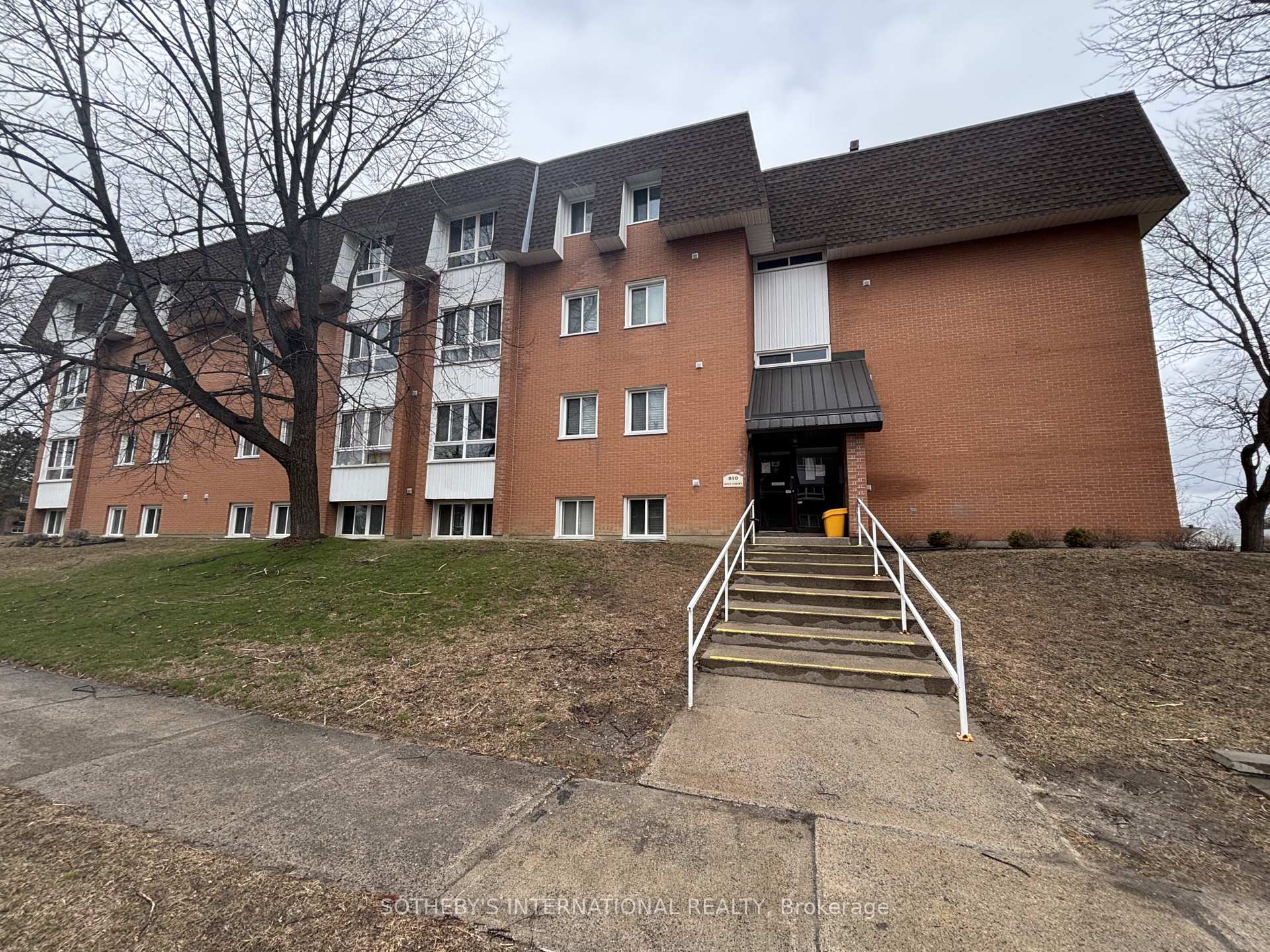 Photo of Unit 205, 810 Kyle Court