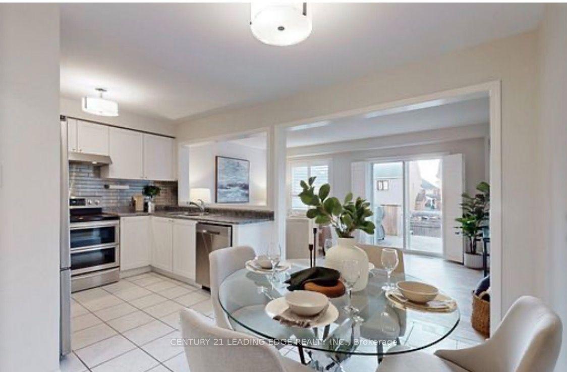 Photo 3 of 123 Kirkland Place, Whitby, Williamsburg — HOMEH