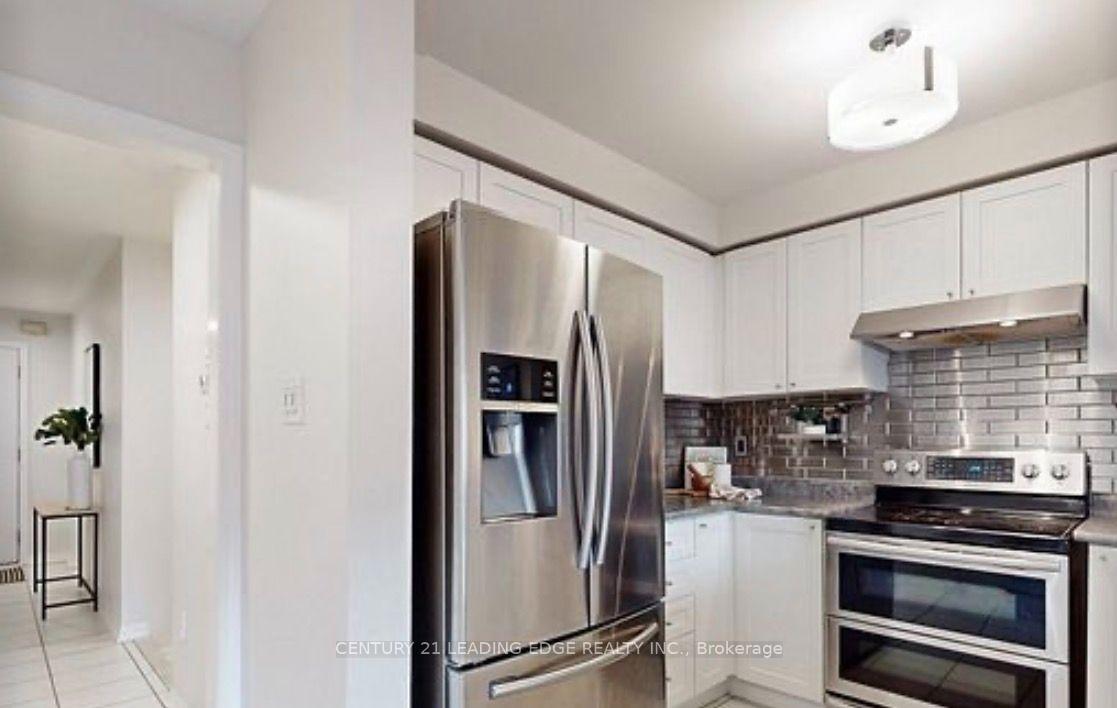 Photo 6 of 123 Kirkland Place, Whitby, Williamsburg — HOMEH