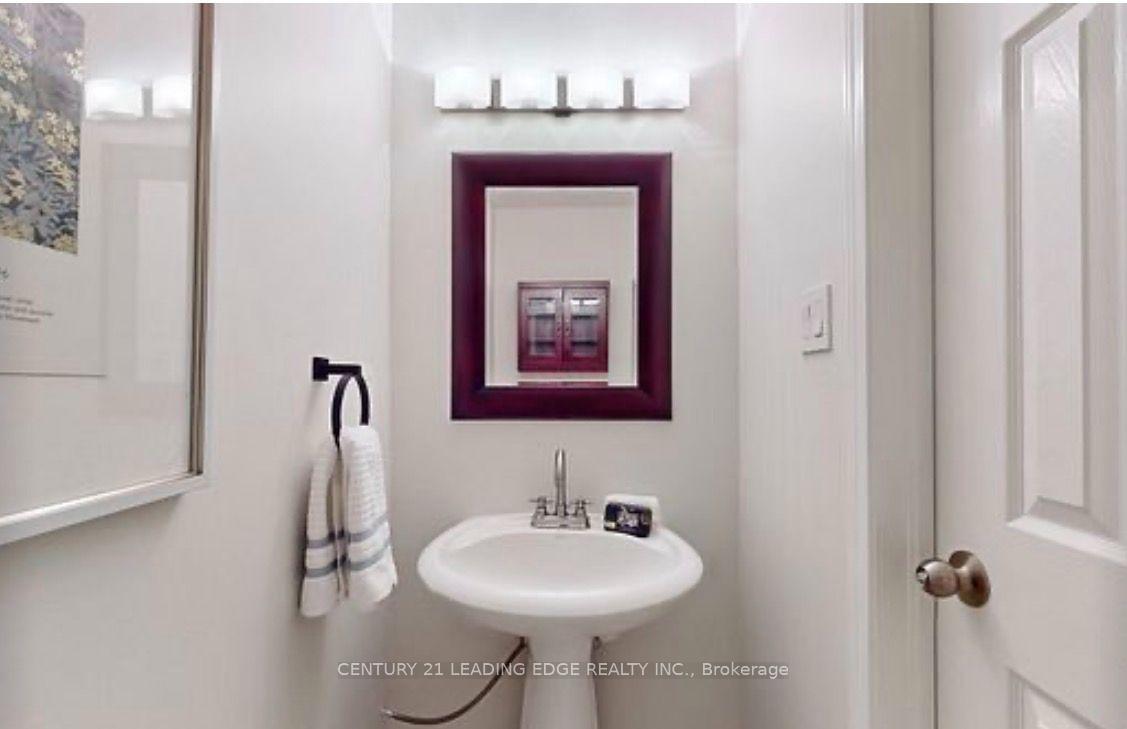 Photo 8 of 123 Kirkland Place, Whitby, Williamsburg — HOMEH