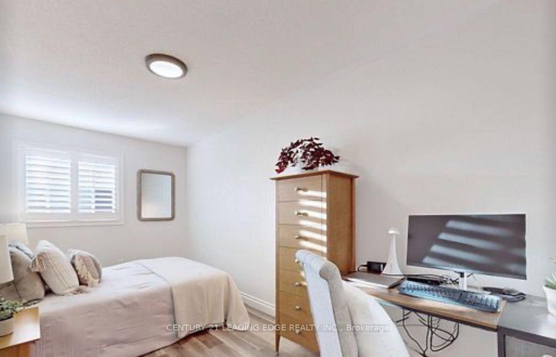 Photo 13 of 123 Kirkland Place, Whitby, Williamsburg — HOMEH