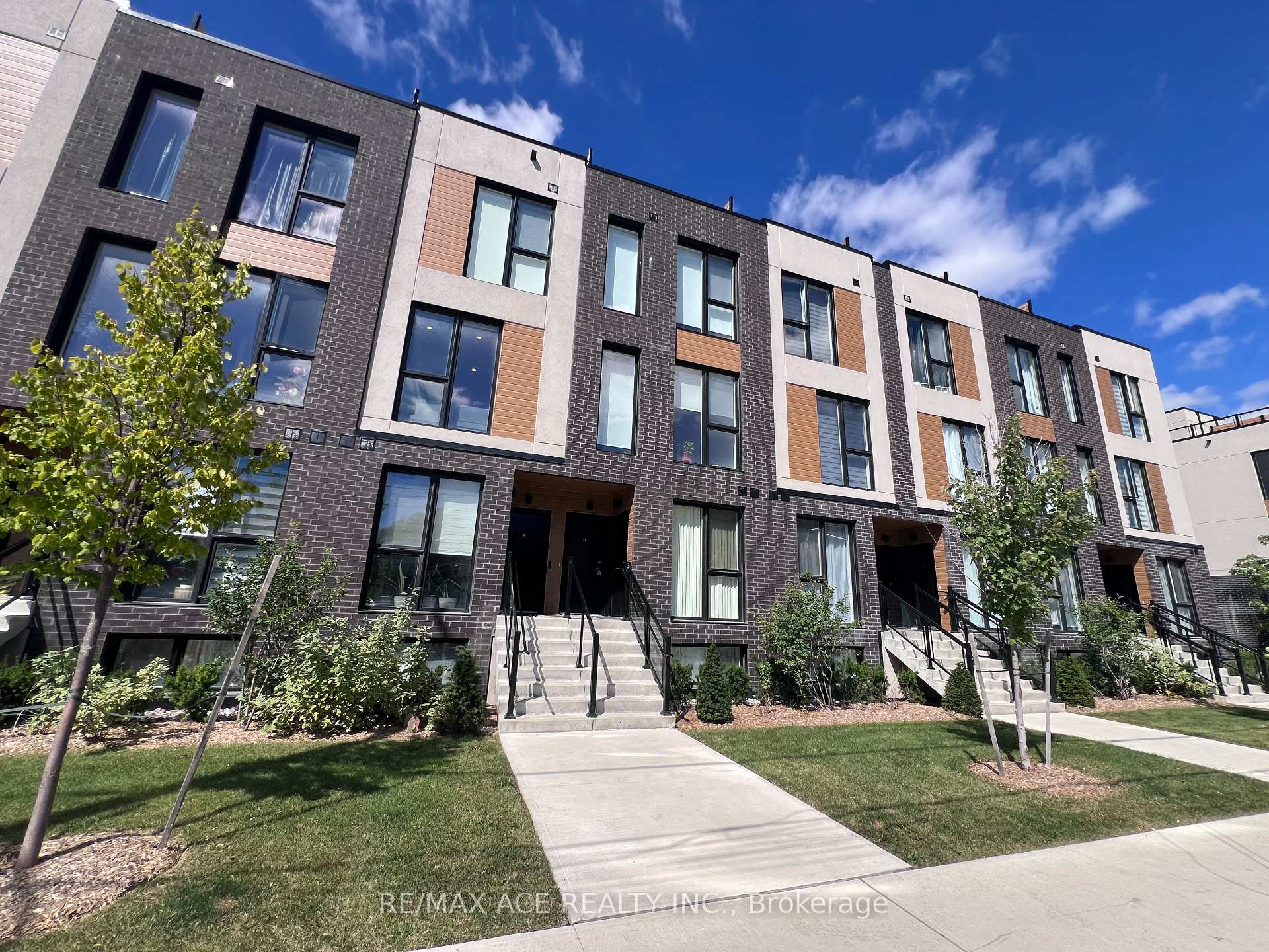 Photo 1 of Unit 11, 168 Clonmore Drive, Scarborough, Birchcliffe-Cliffside — HOMEH