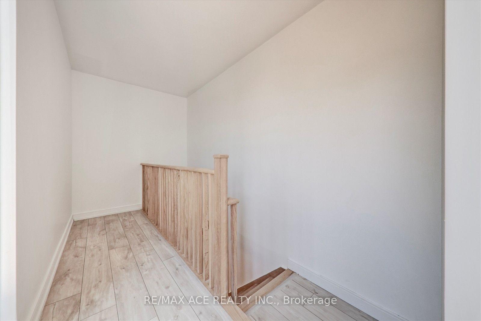 Photo 32 of Unit 11, 168 Clonmore Drive, Scarborough, Birchcliffe-Cliffside — HOMEH